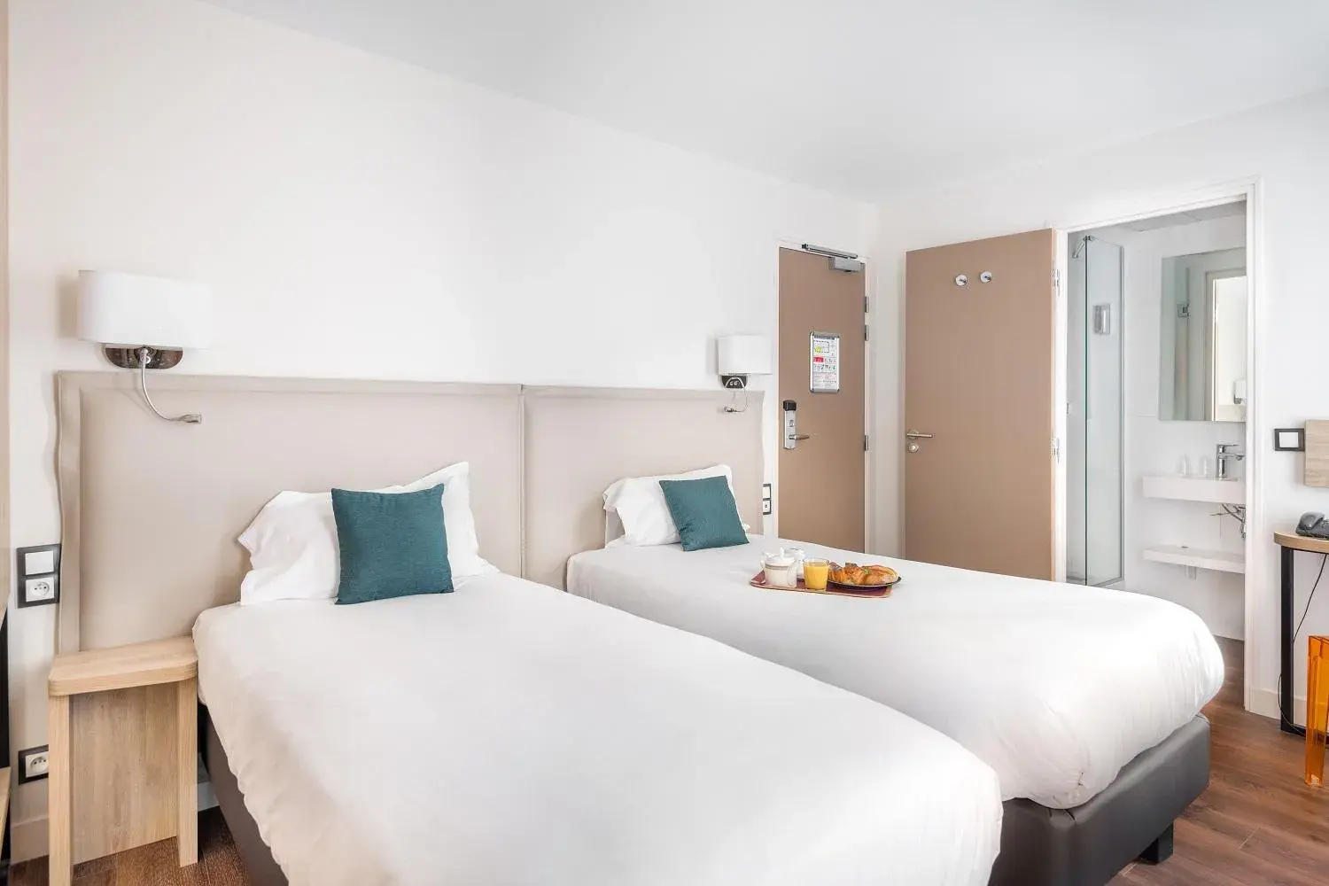 Photo of the whole room, Bed in Courcelles Médéric Photo of the whole room, Bed in Courcelles Médéric