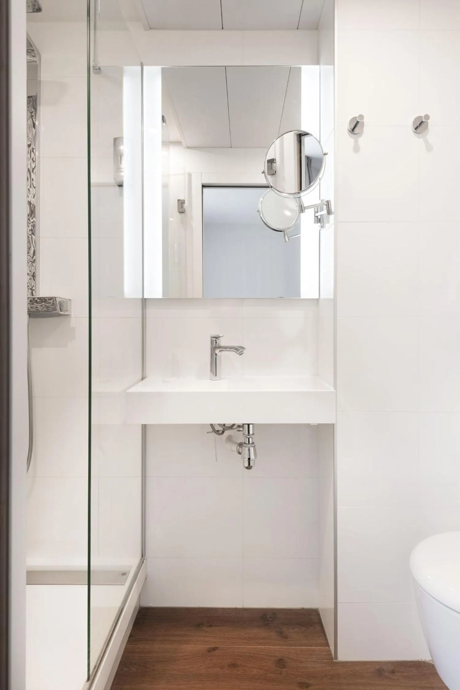 Shower in Courcelles Médéric