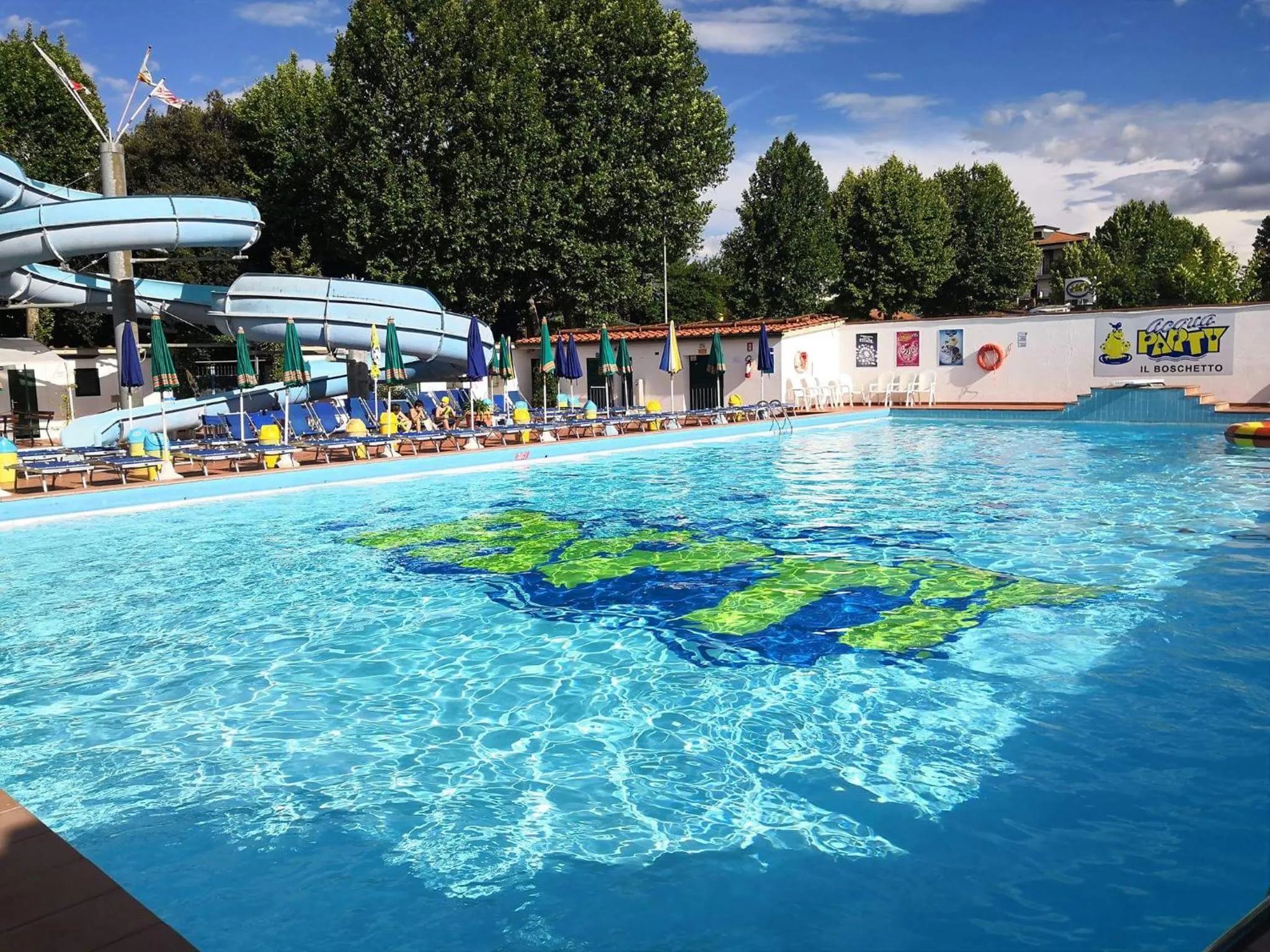 Swimming pool in Hotel Il Boschetto