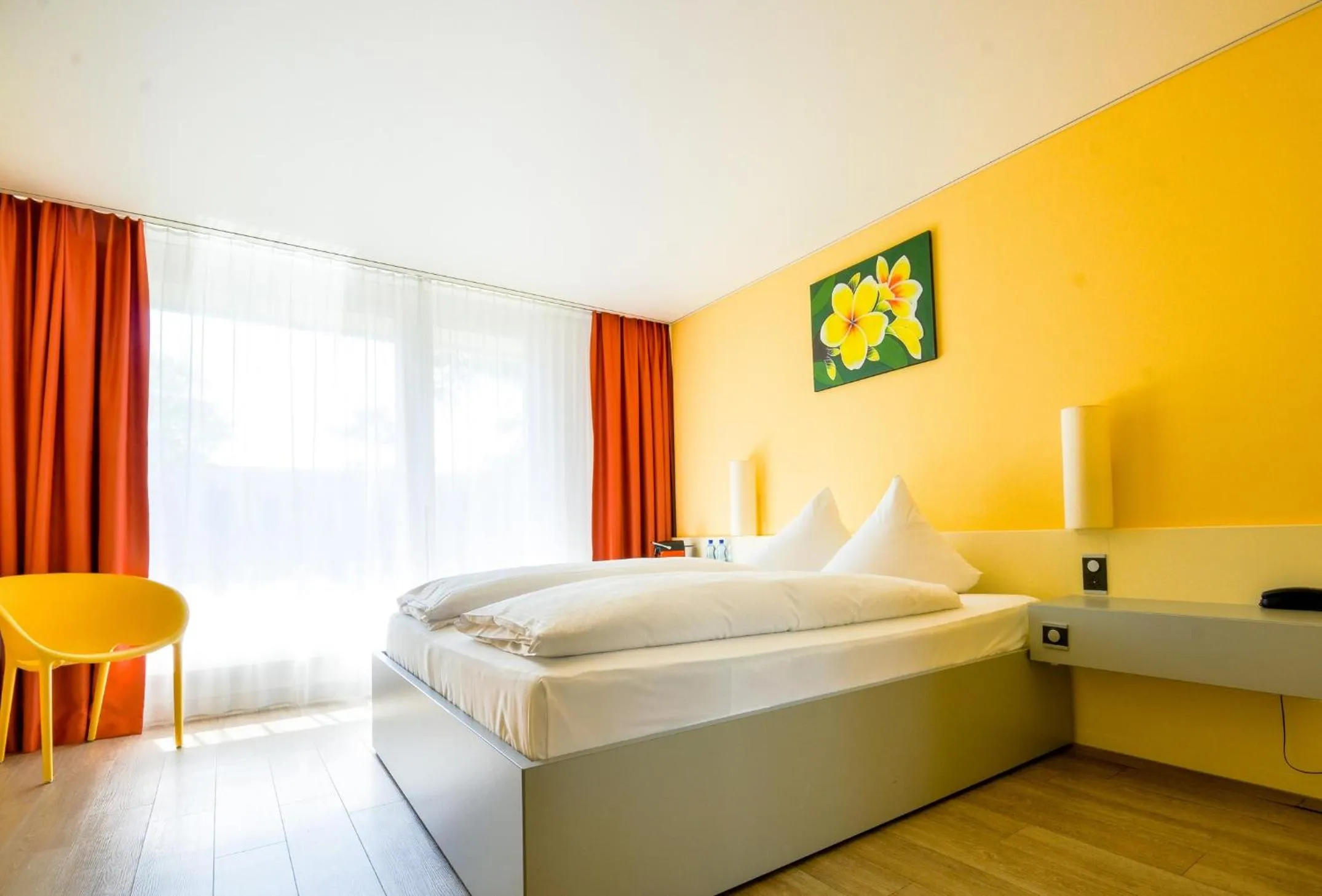 Bedroom, Bed in Hotel Egerkingen, idealer Zwischenstopp