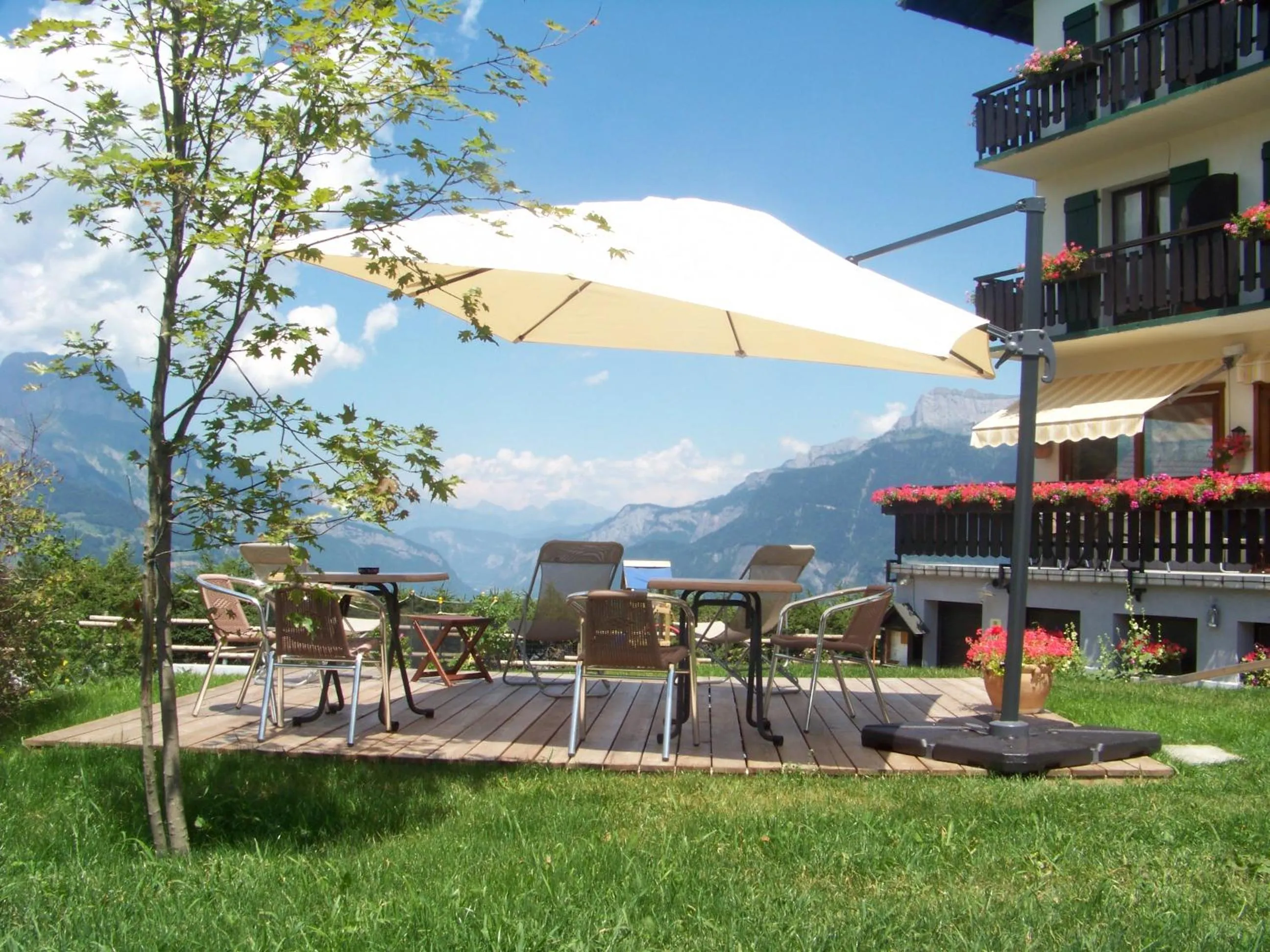 Patio in Hôtel Le Caprice Des Neiges Combloux