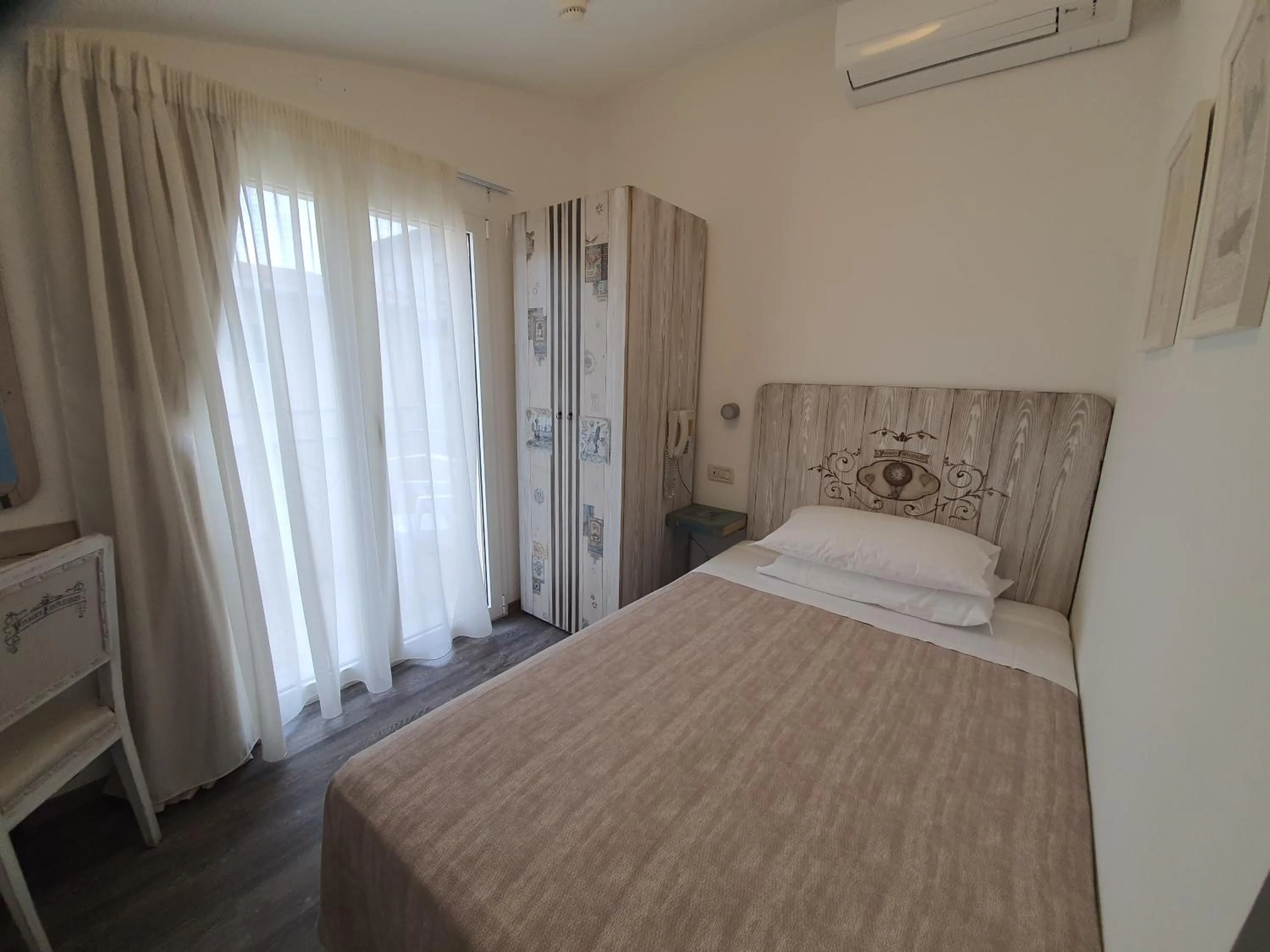 Bedroom in Hotel Villa Esedra