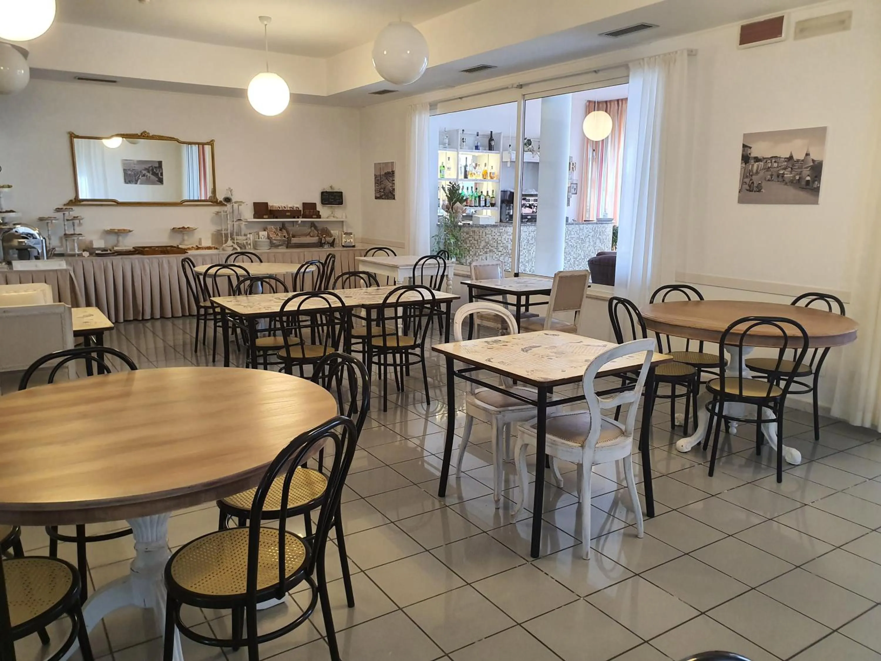 Dining area in Hotel Villa Esedra