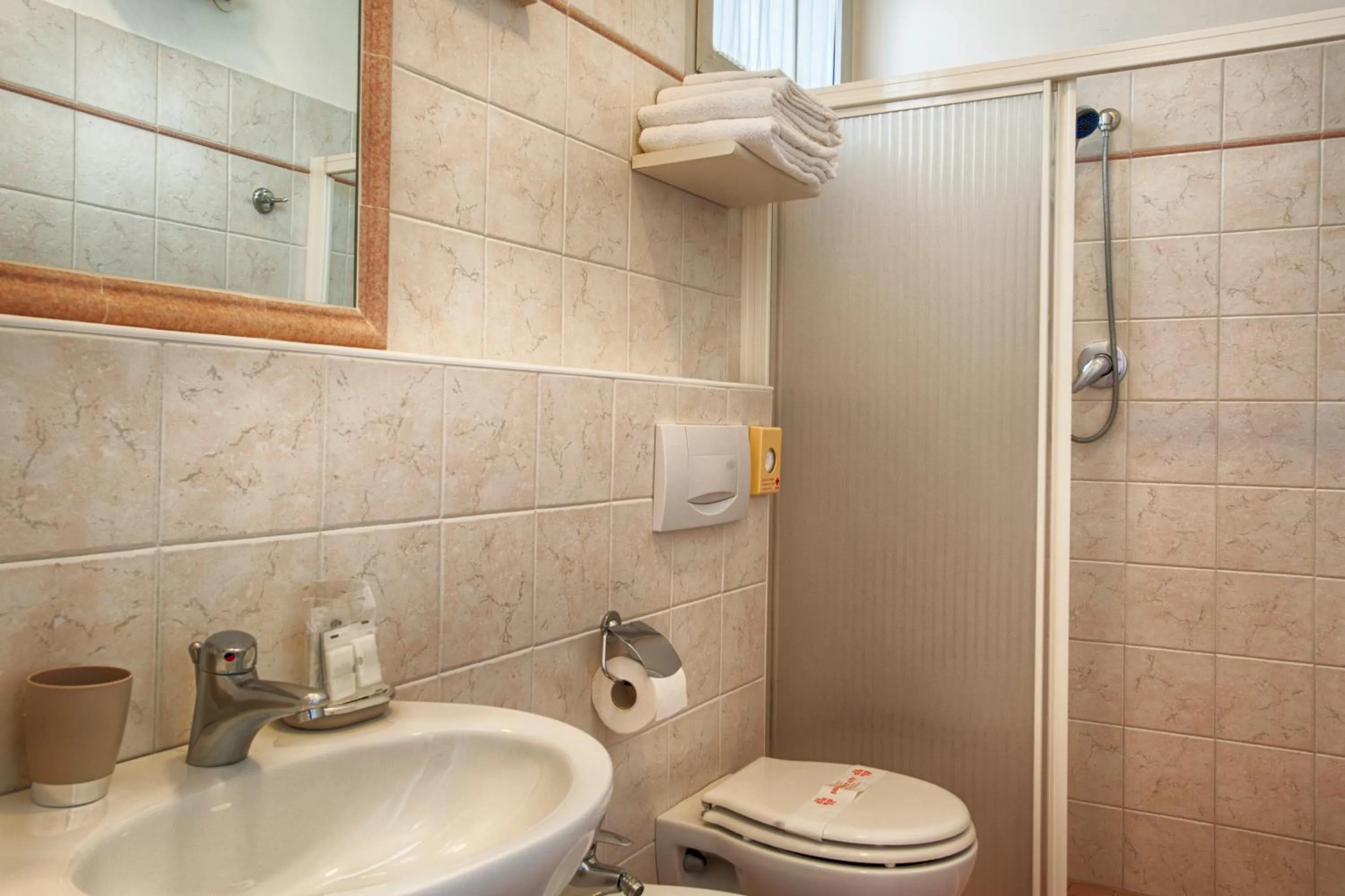 Bathroom in Hotel Villa Esedra