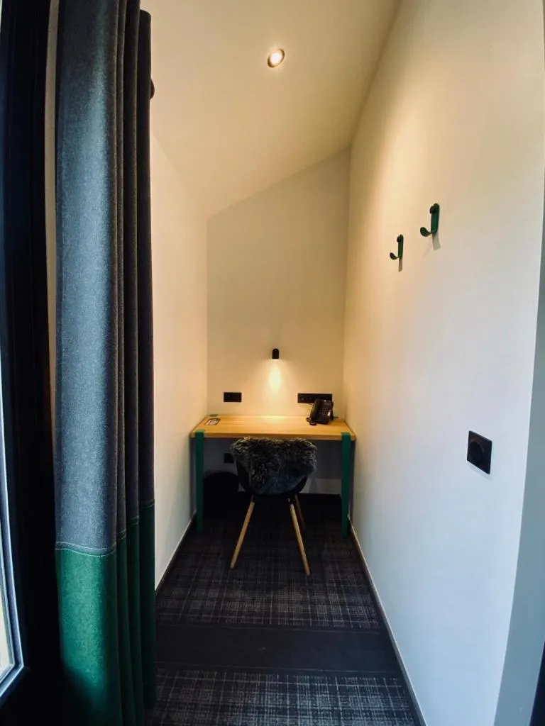 hair dresser in Hôtel 16 | 150 Montagne & Spa Nuxe