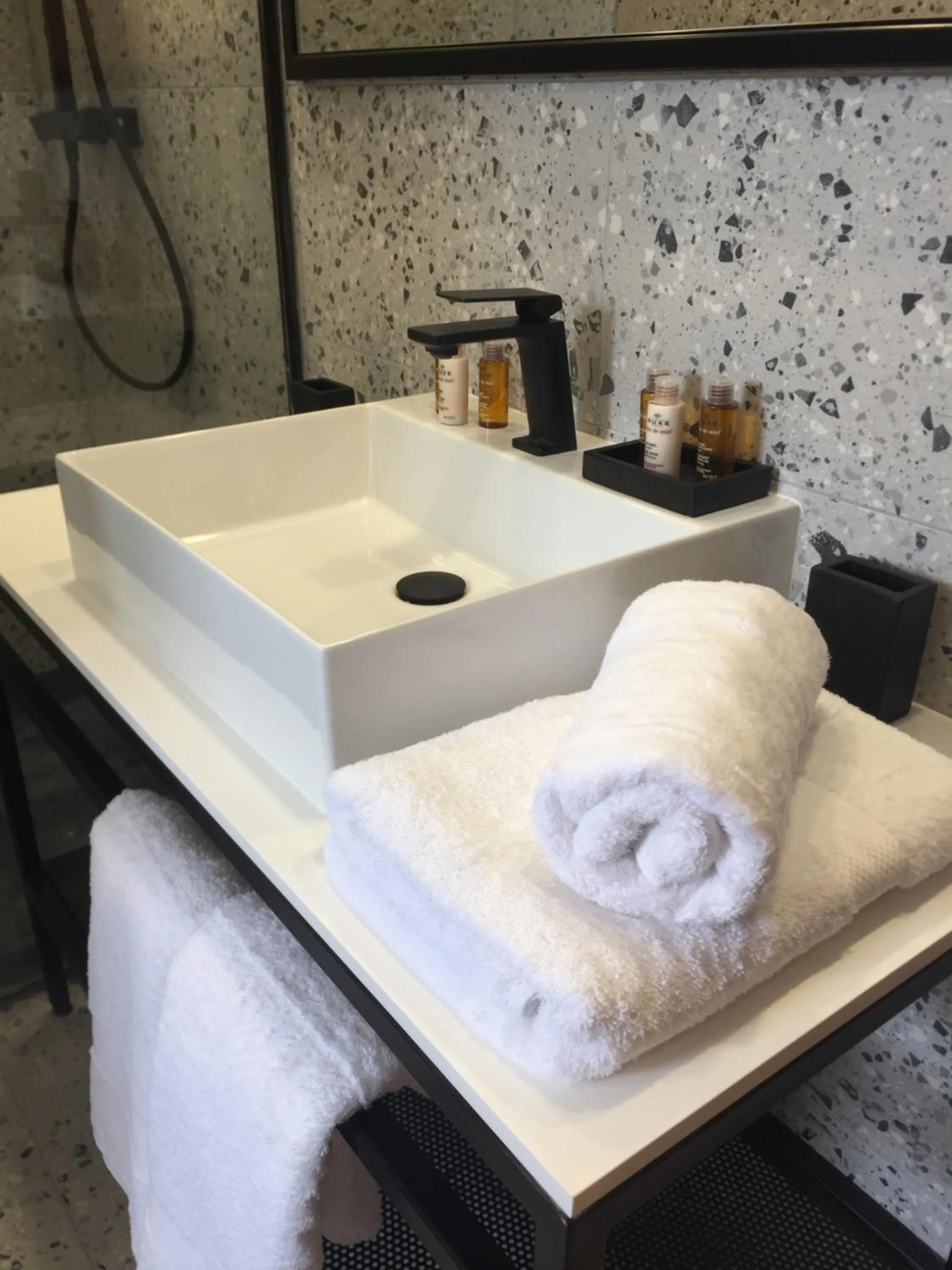 Bathroom in Hôtel 16 | 150 Montagne & Spa Nuxe