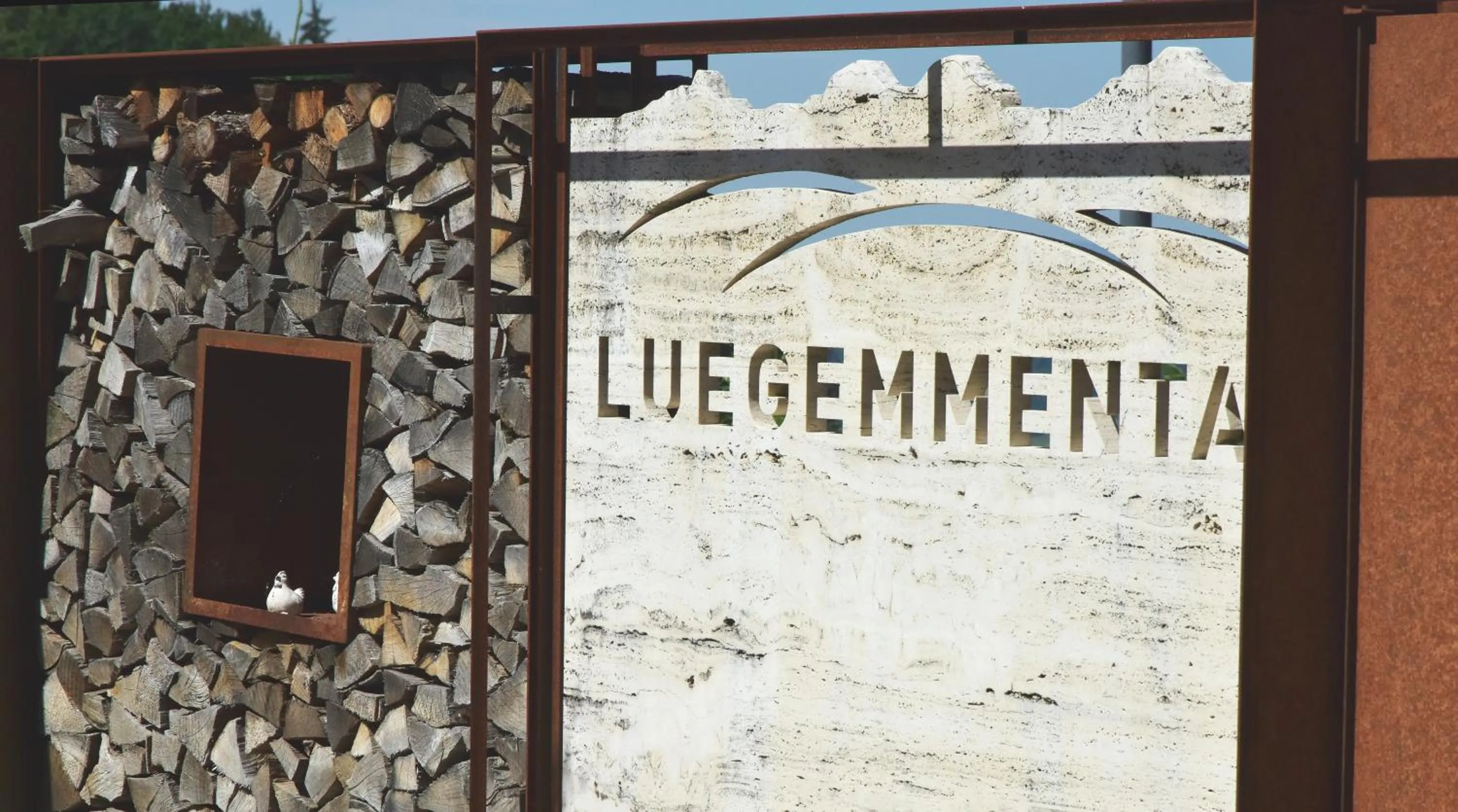 Property logo or sign in Landgasthof und Seminarhotel Lueg