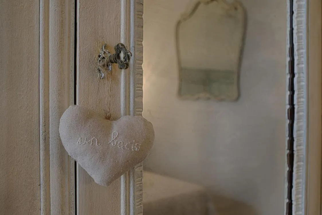 Decorative detail in B.E.A. Maison