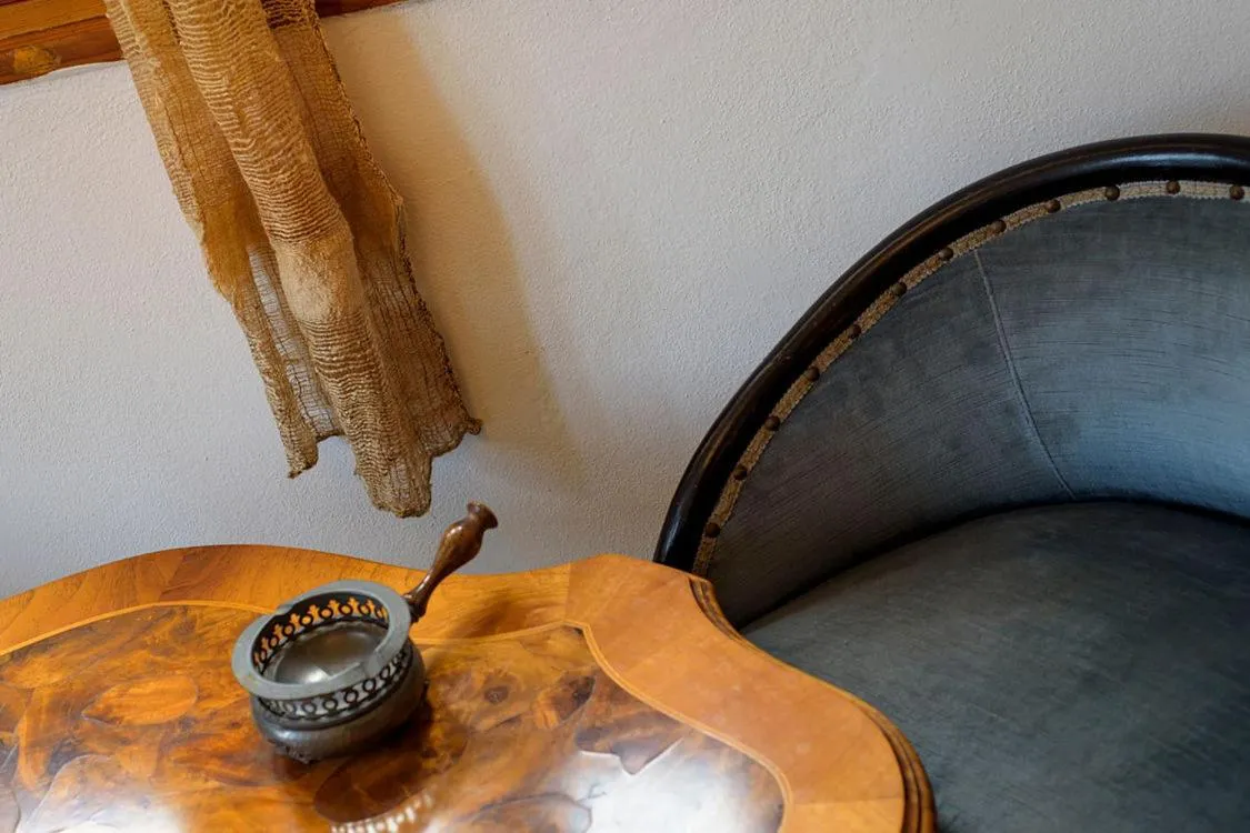 Decorative detail in B.E.A. Maison