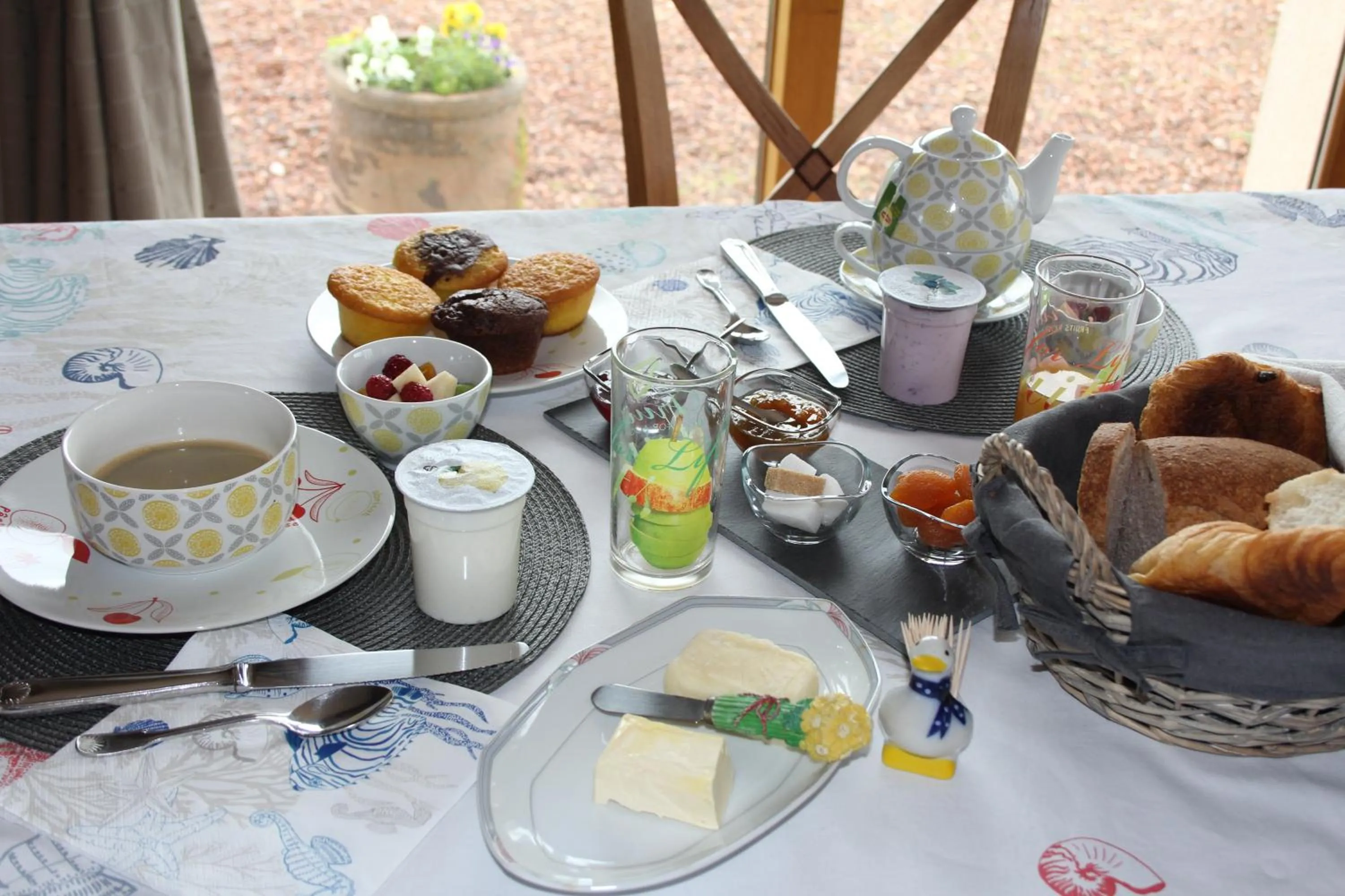 Double Room with Garden View in Chambre D'hotes Le Clos Fleuri