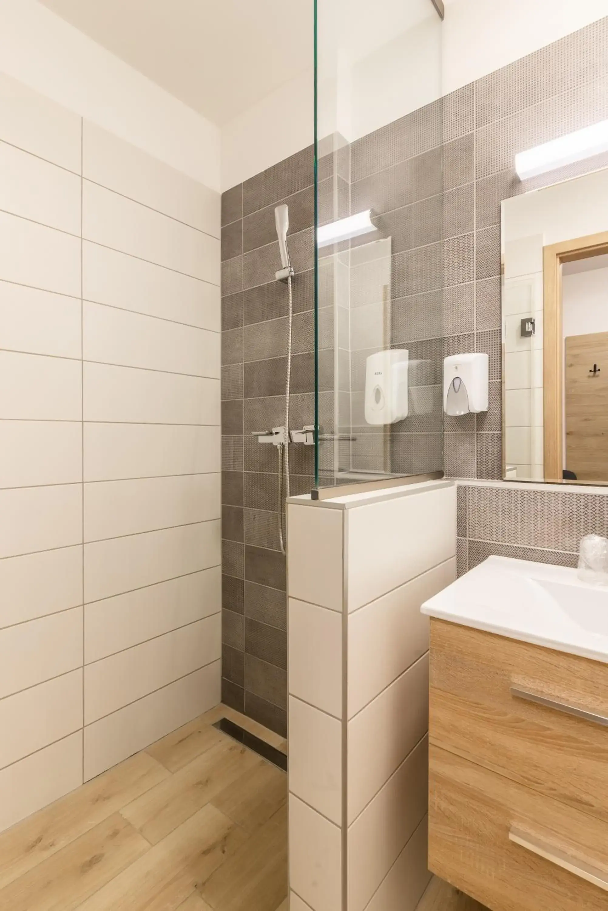 Double Room 2nd Floor in 171 Hotel Hegyeshalom Double Room 2nd Floor in 171 Hotel Hegyeshalom