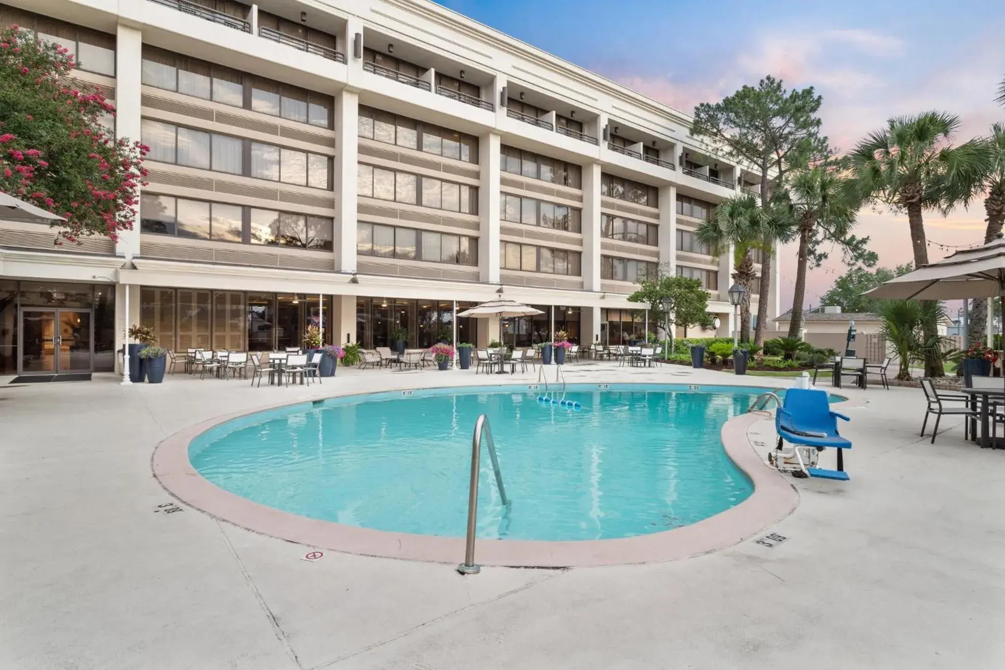 Swimming pool in Crowne Plaza Executive Center Baton Rouge by IHG Swimming pool in Crowne Plaza Executive Center Baton Rouge by IHG