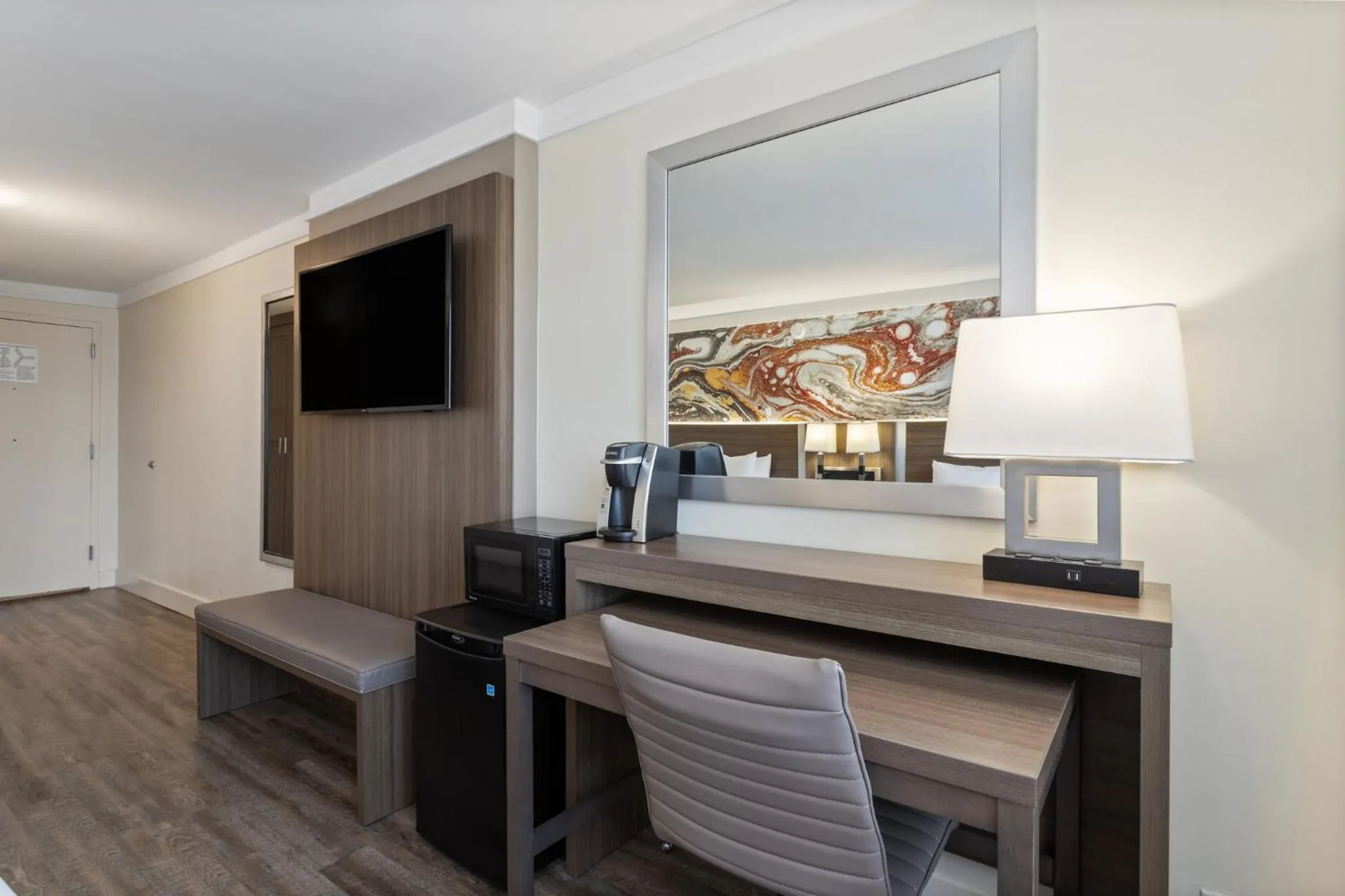 Photo of the whole room in Crowne Plaza Executive Center Baton Rouge by IHG