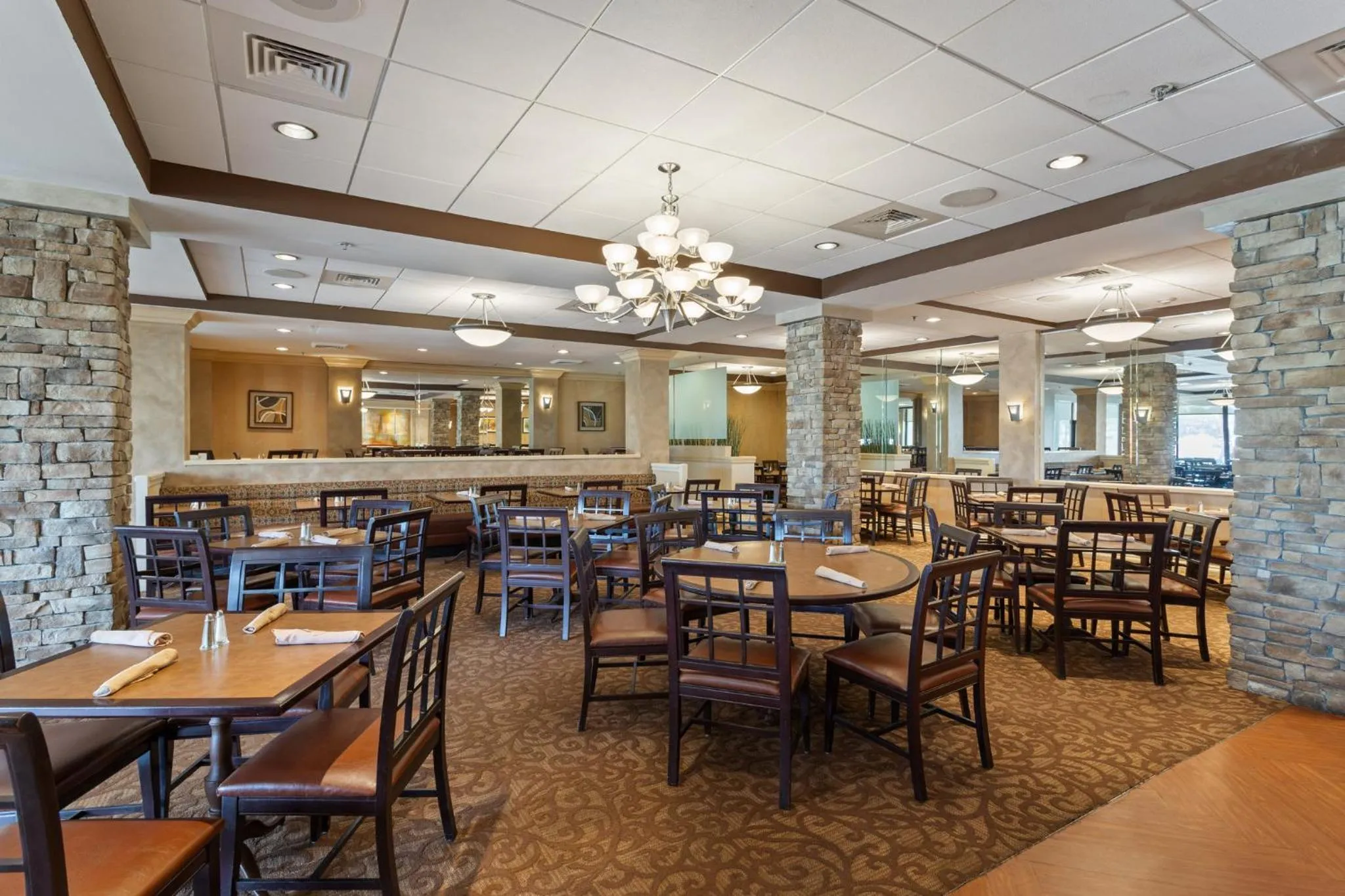 Restaurant/places to eat in Crowne Plaza Executive Center Baton Rouge by IHG