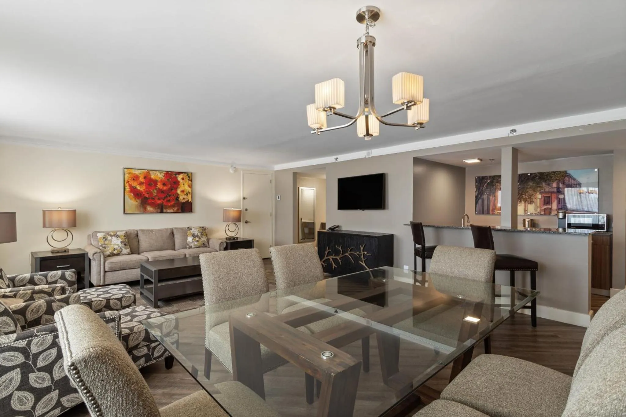 Photo of the whole room in Crowne Plaza Executive Center Baton Rouge by IHG