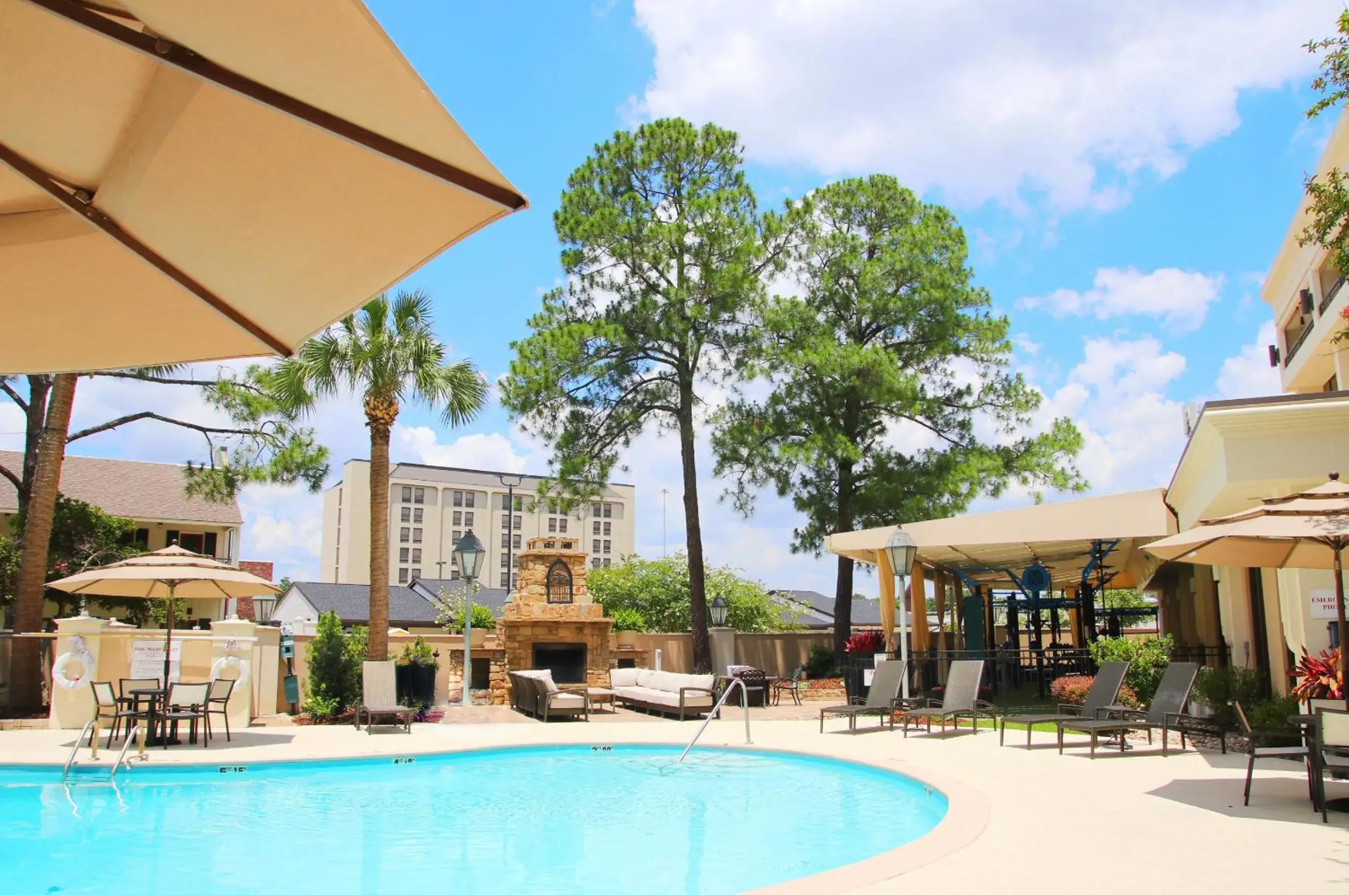 Swimming pool in Crowne Plaza Executive Center Baton Rouge by IHG Swimming pool in Crowne Plaza Executive Center Baton Rouge by IHG