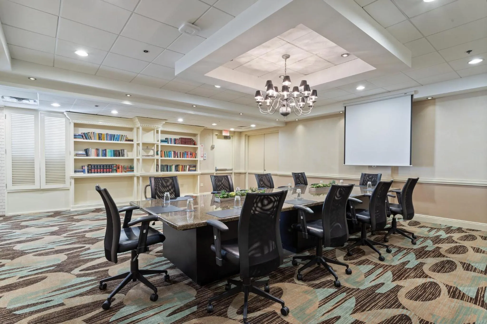 Meeting/conference room in Crowne Plaza Executive Center Baton Rouge by IHG