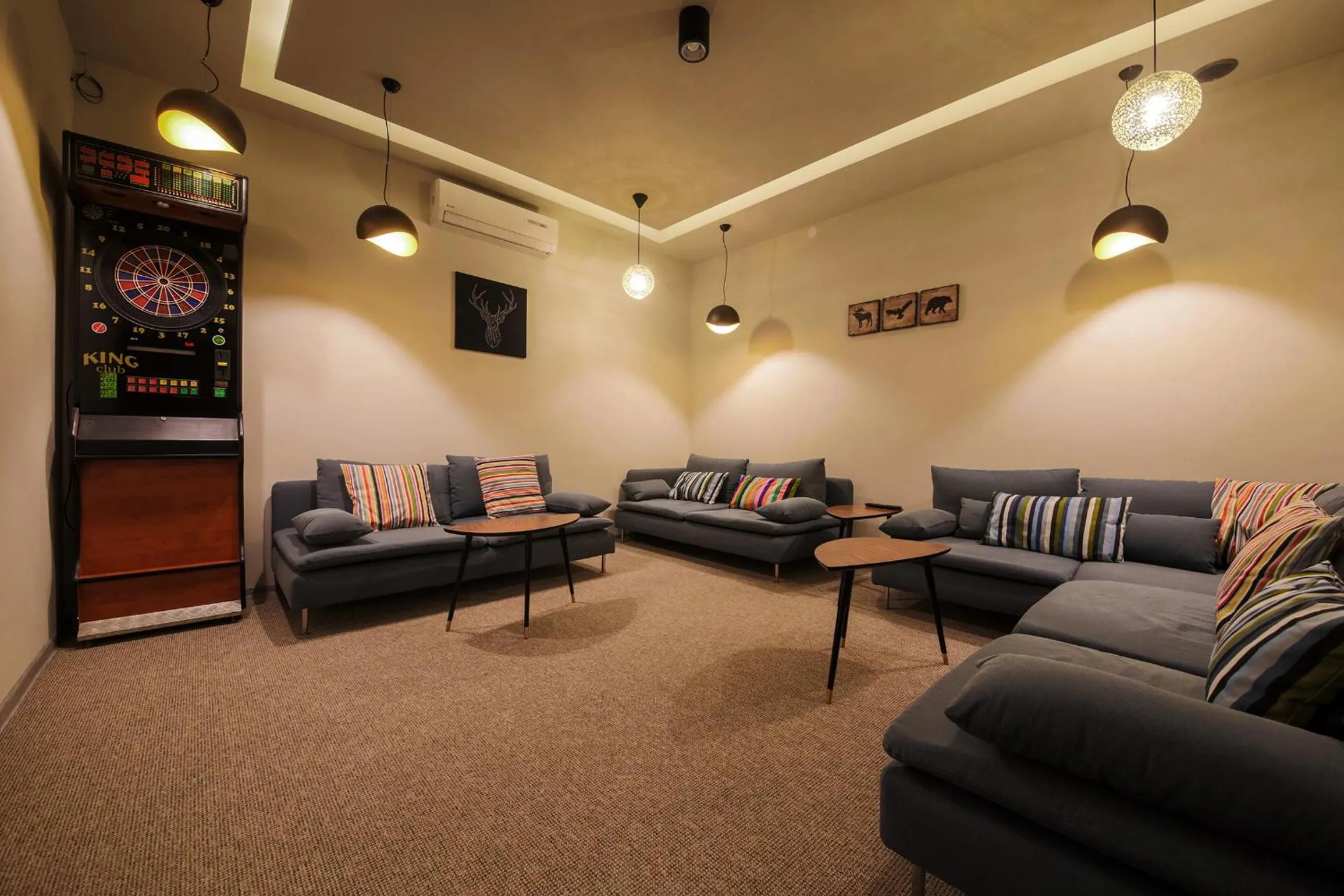 Communal lounge/ TV room in B&M Guesthouse