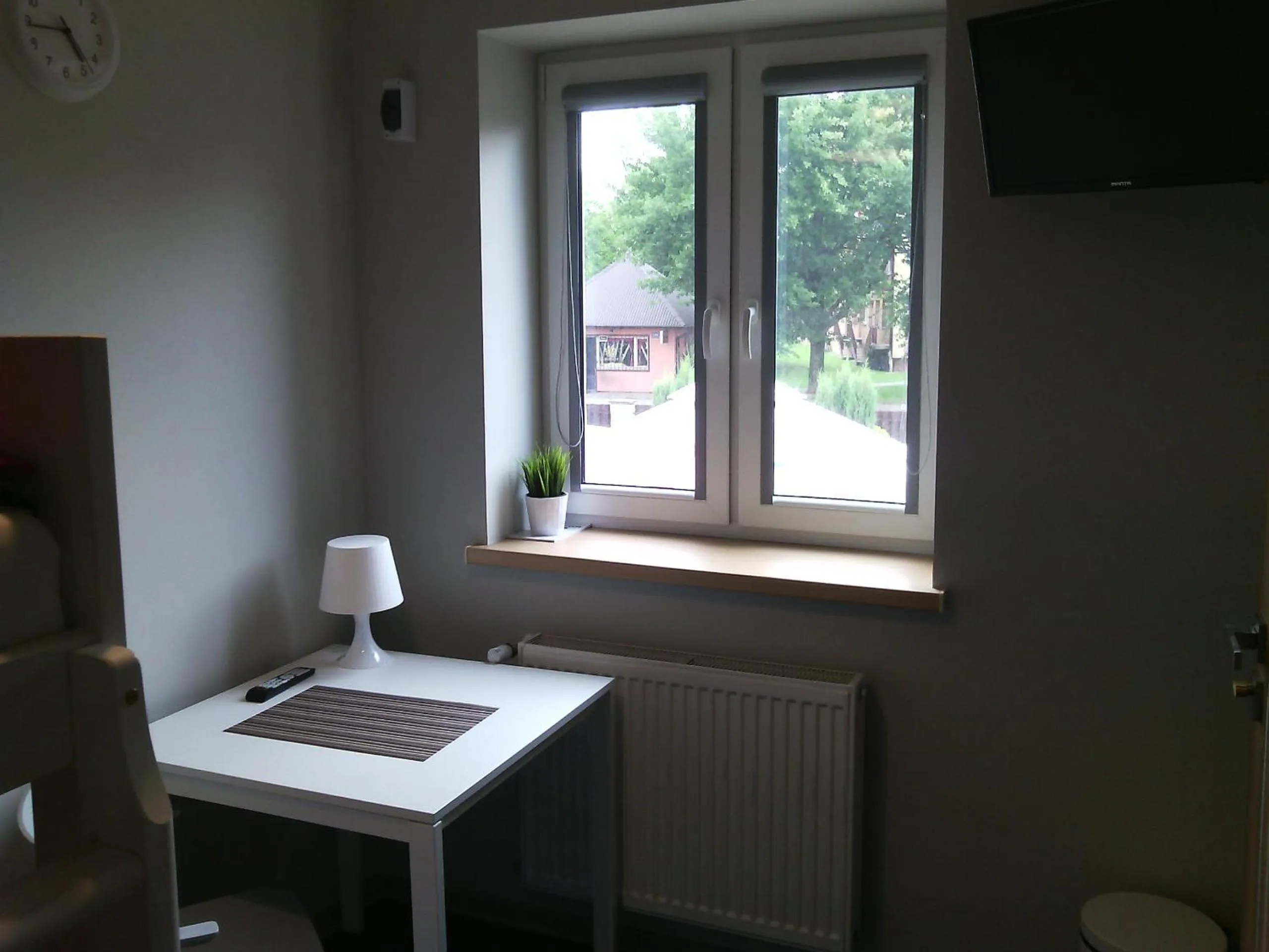 Photo of the whole room in B&M Guesthouse