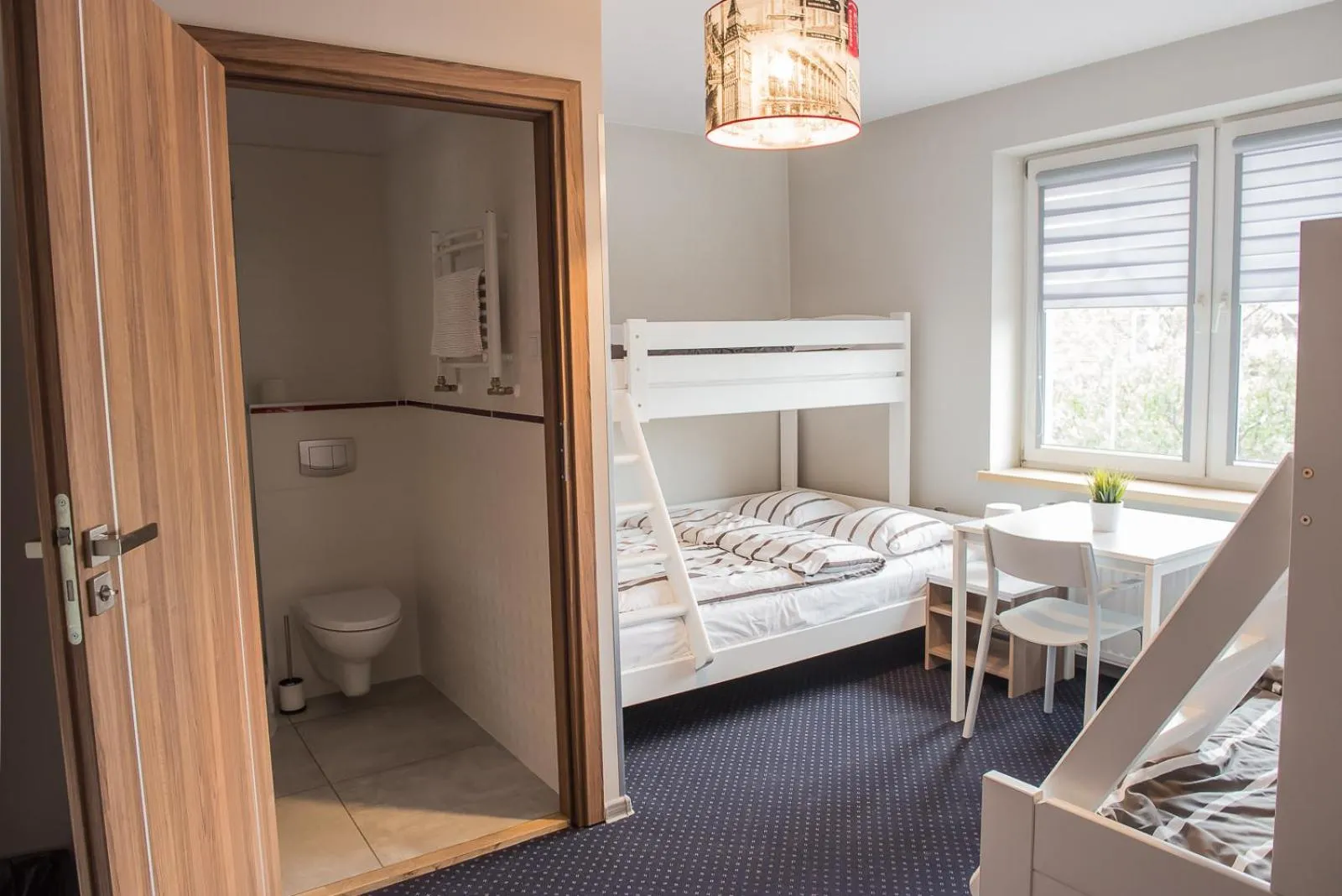 Bathroom, Bed in B&M Guesthouse