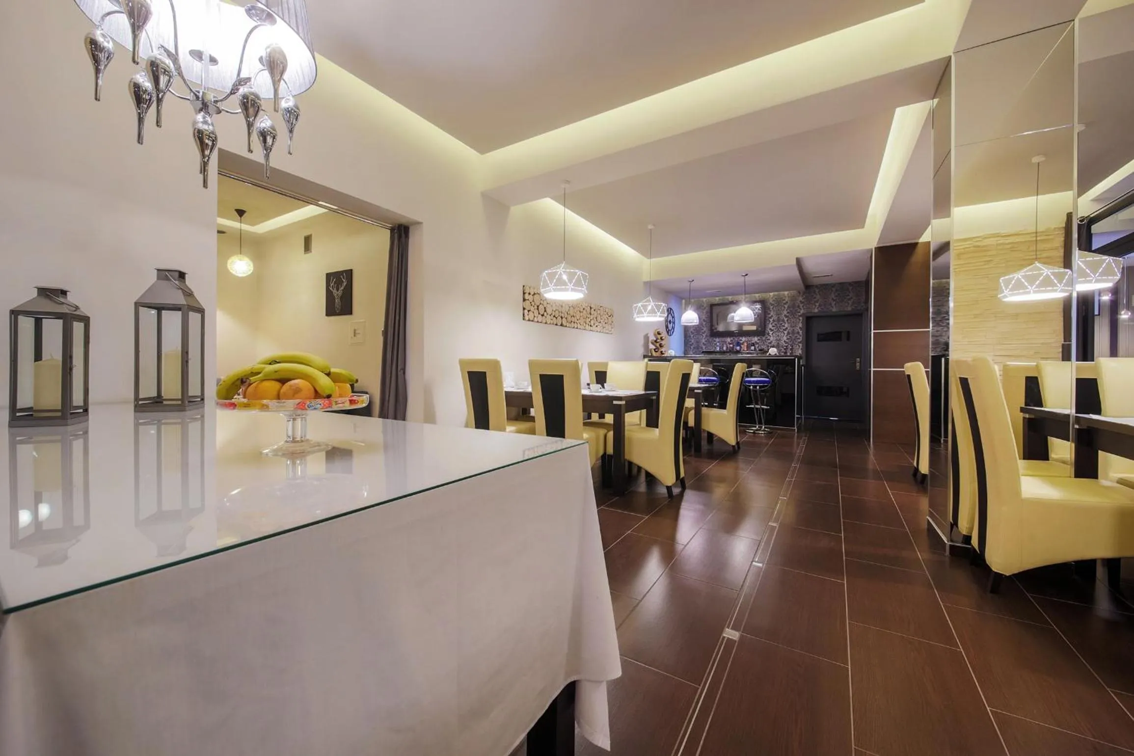 Dining area in B&M Guesthouse