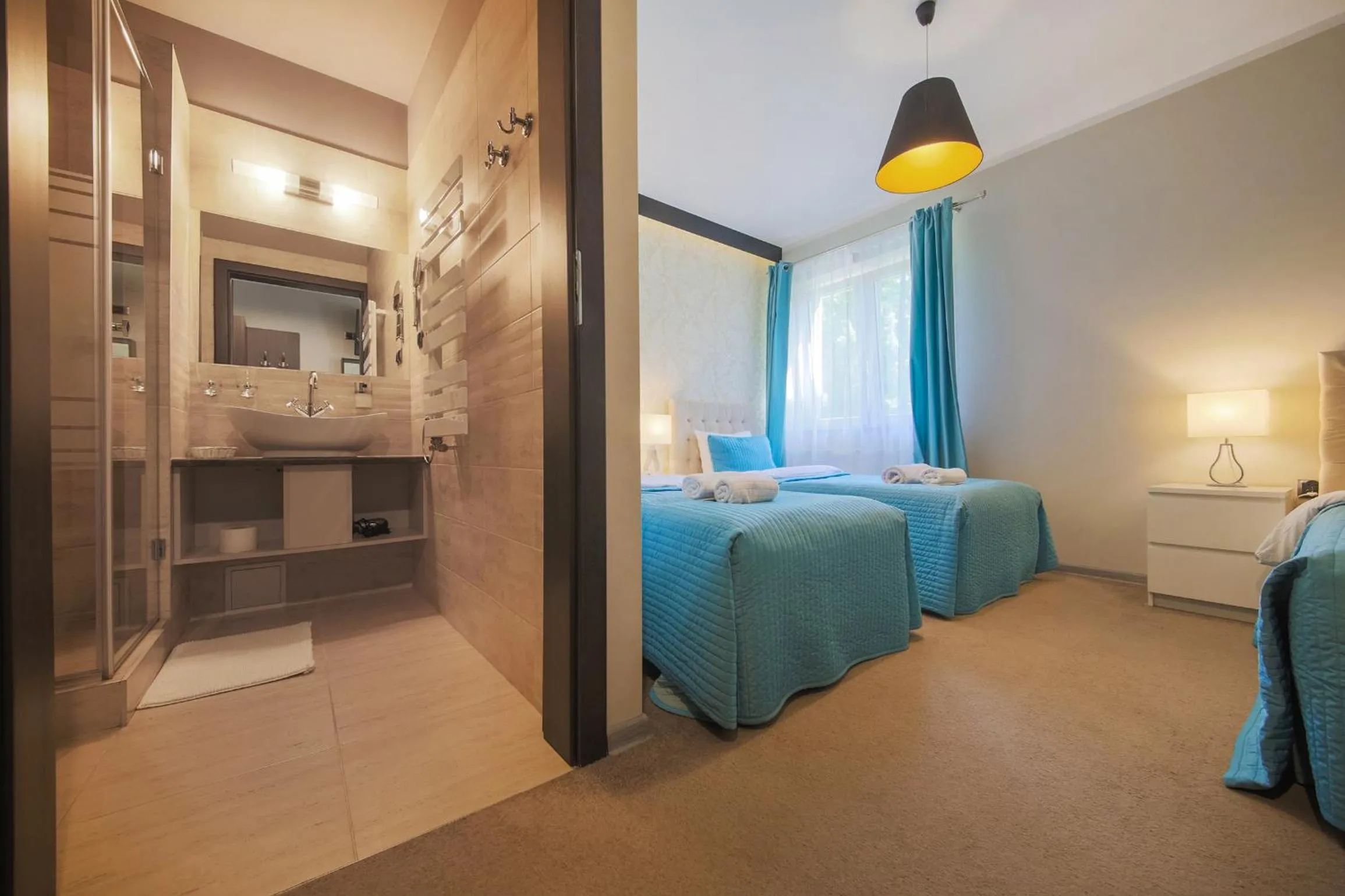 Bathroom, Bed in B&M Guesthouse