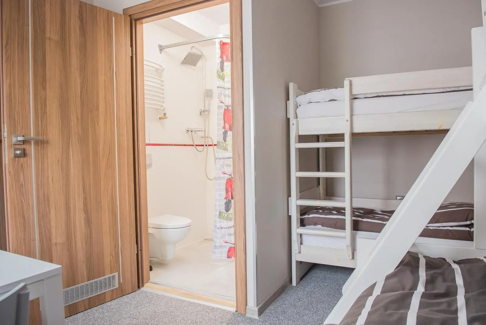 Bathroom, Bed in B&M Guesthouse