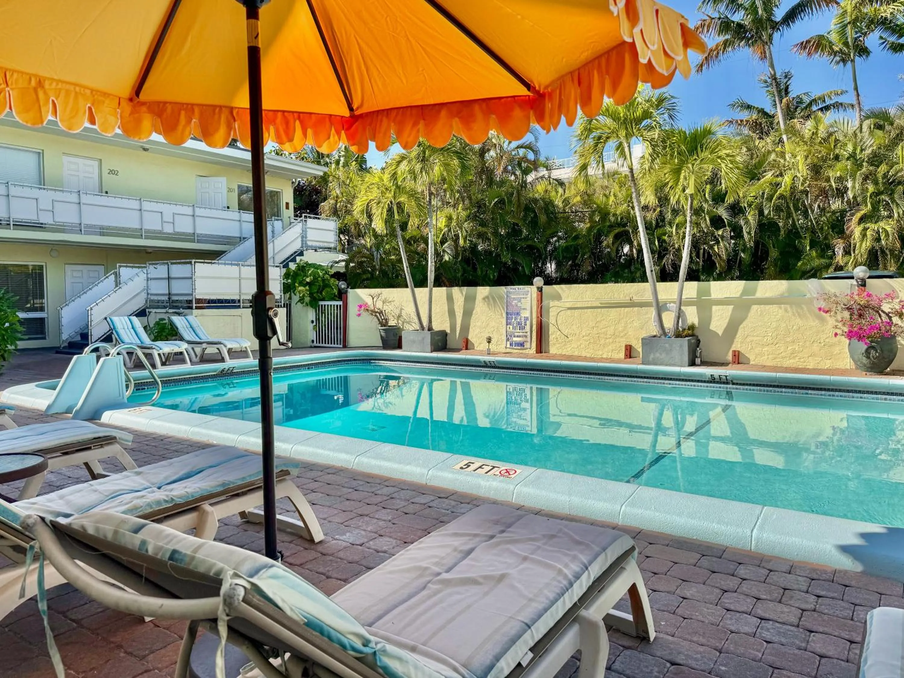 Swimming pool in Ocean Lodge