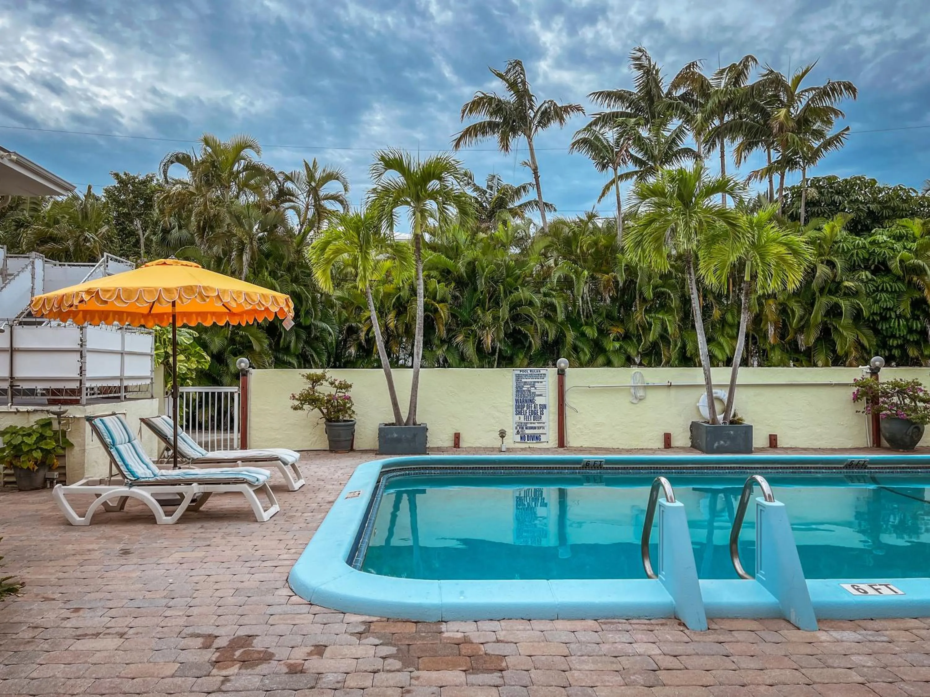 Swimming pool in Ocean Lodge