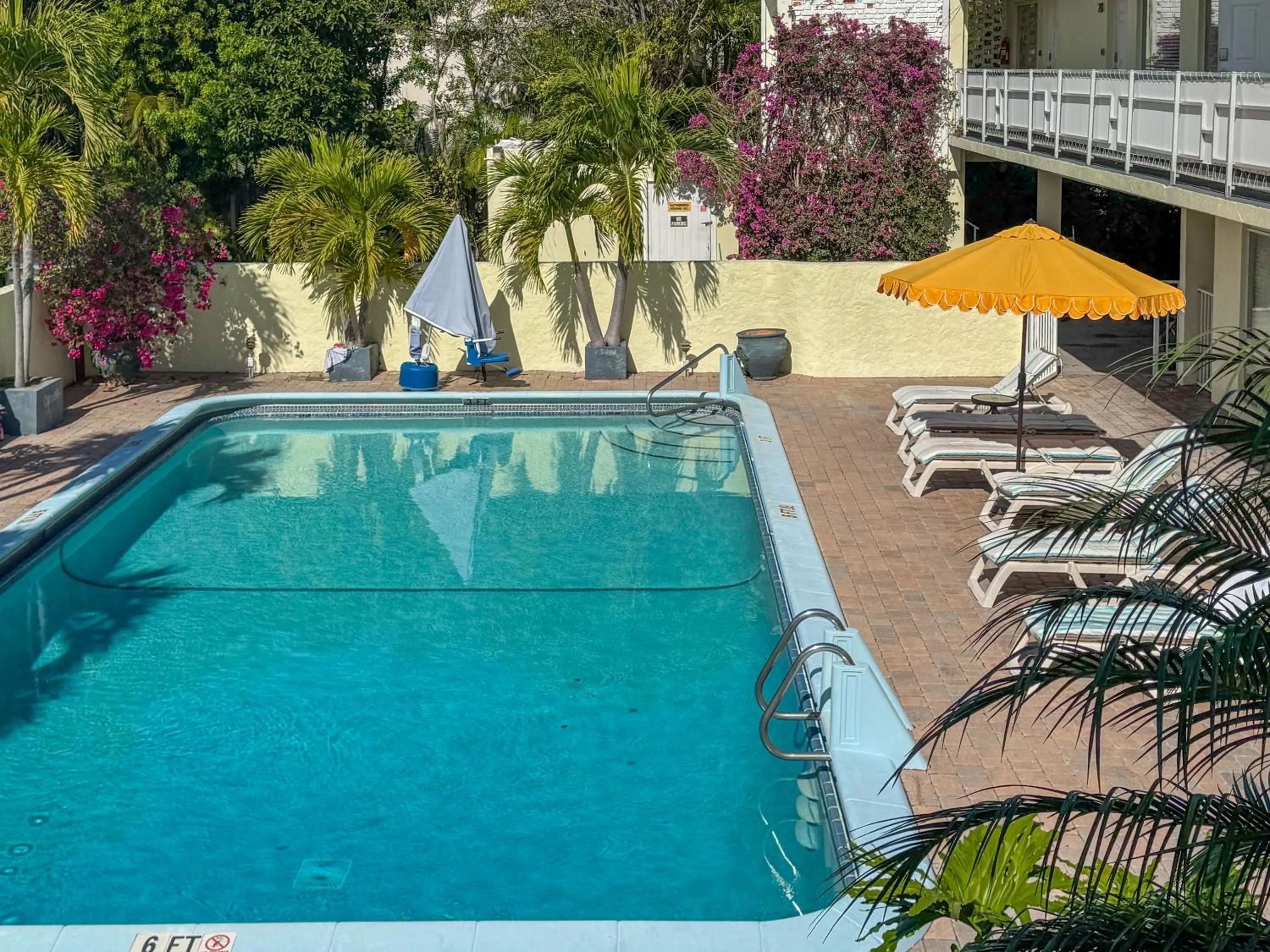 Swimming pool in Ocean Lodge