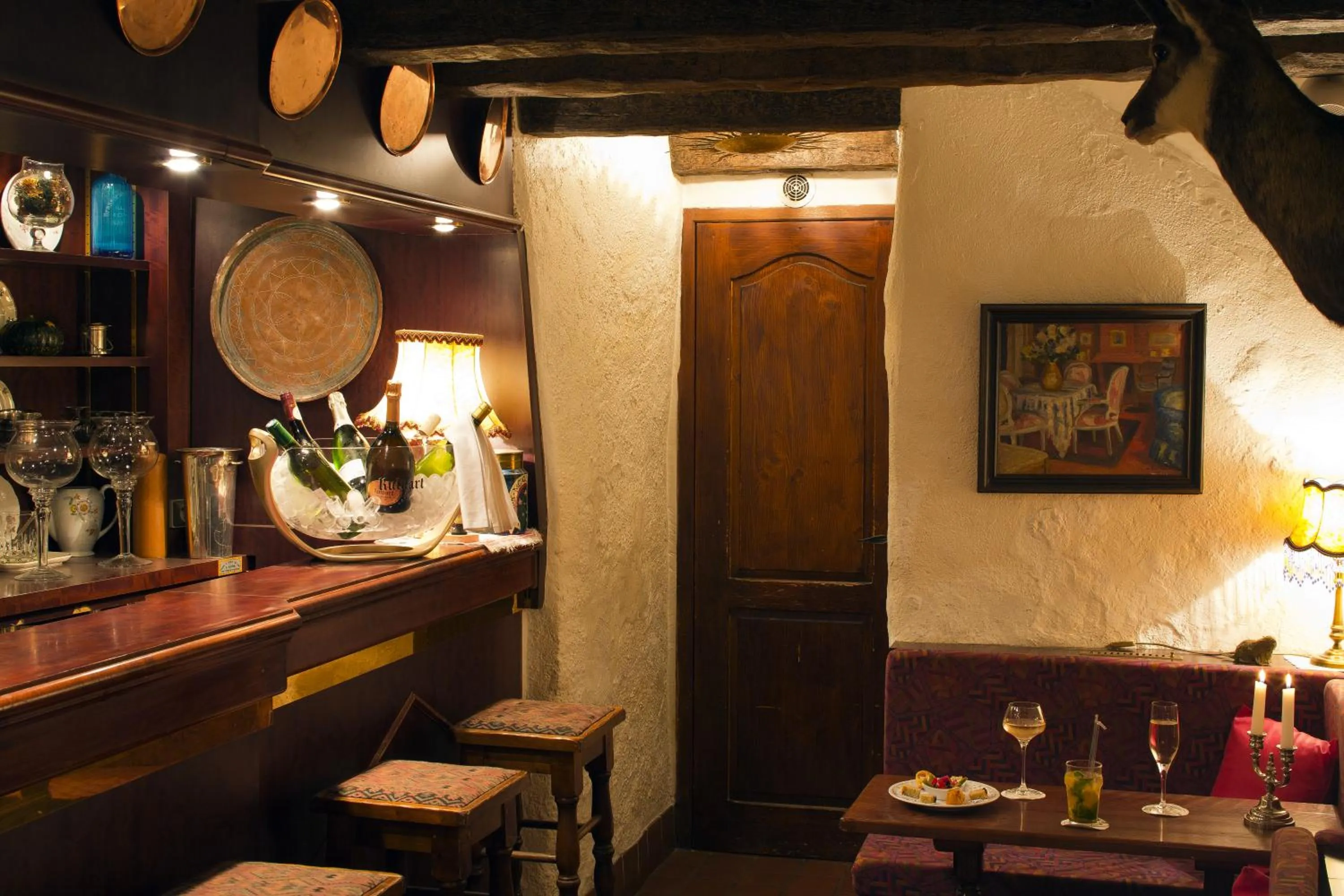 Lounge or bar in L'Auberge du Choucas