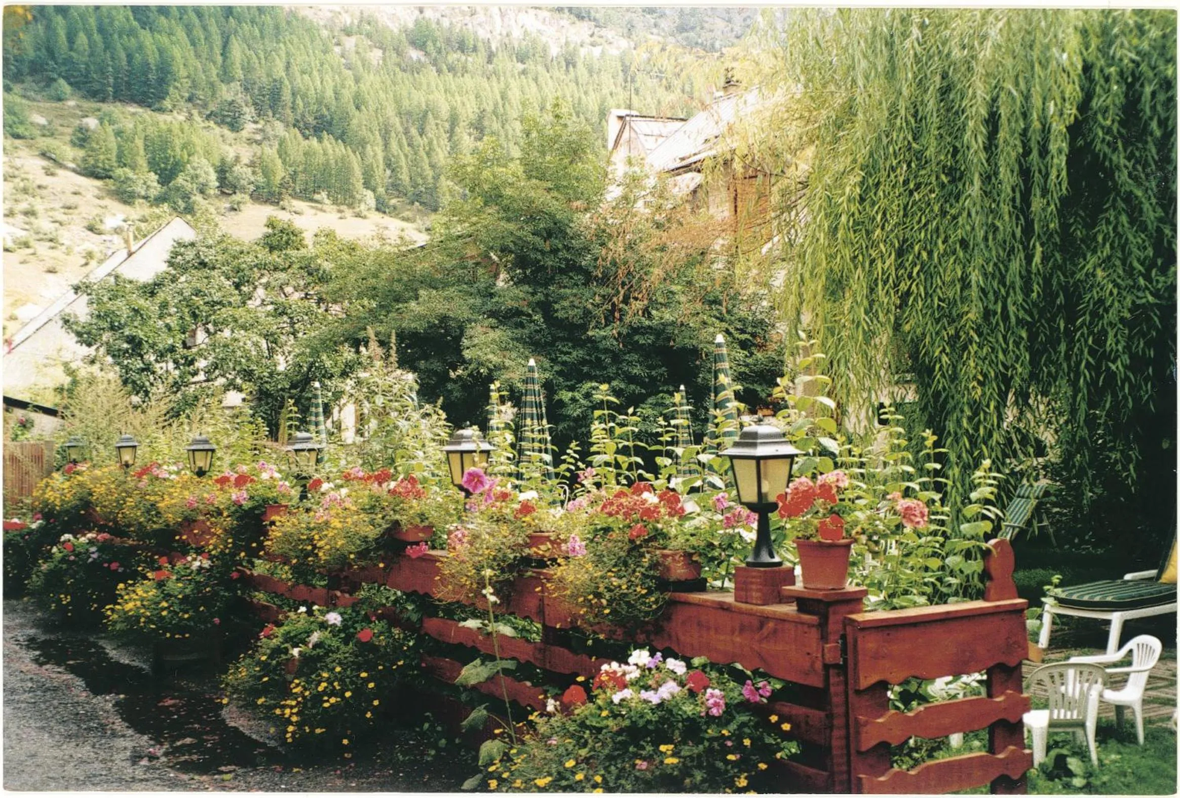 Garden in L'Auberge du Choucas