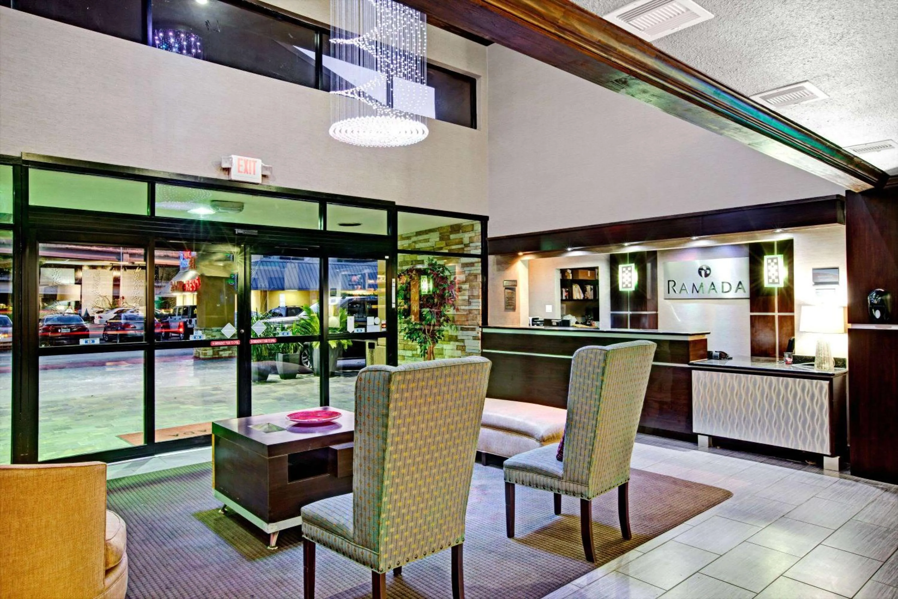 Lobby or reception in Ramada by Wyndham Houston Intercontinental Airport South