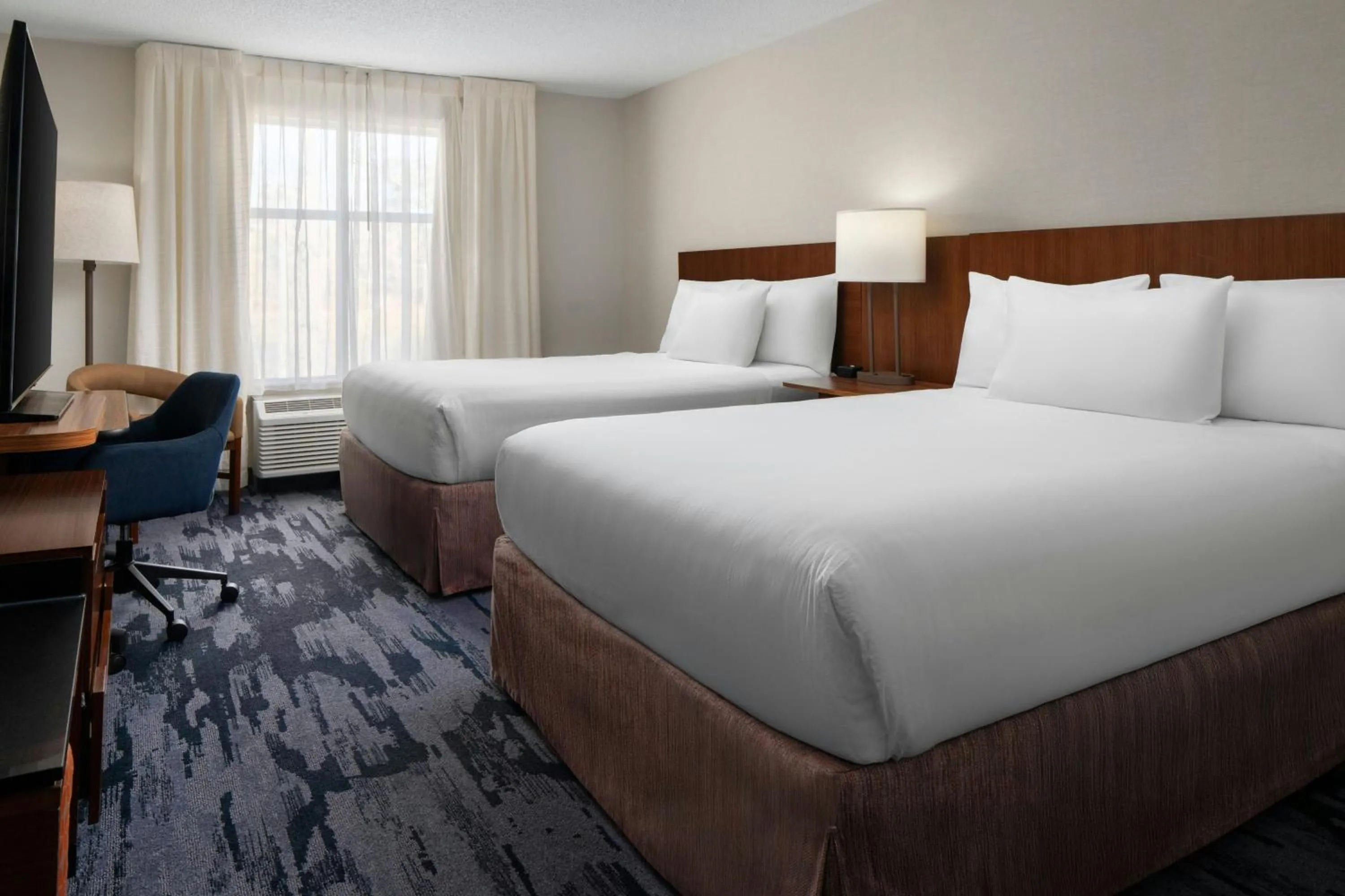 Photo of the whole room, Bed in Fairfield Inn & Suites by Marriott Chesapeake Suffolk