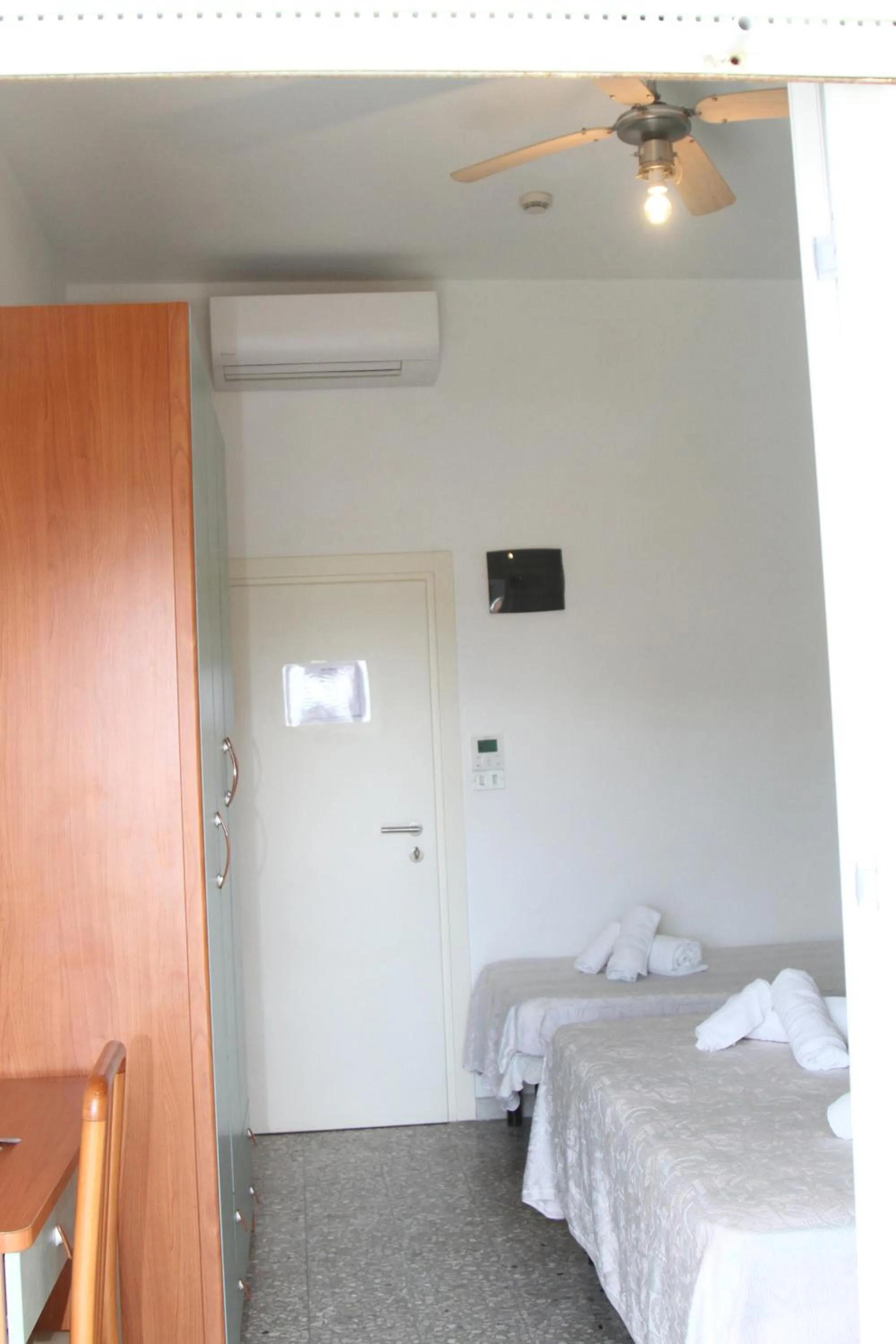 Bed in Hotel Diamante COLAZIONE XL PARCHEGGIO GRATIS A 5 CHILOMETRI DA RIMINI FIERA