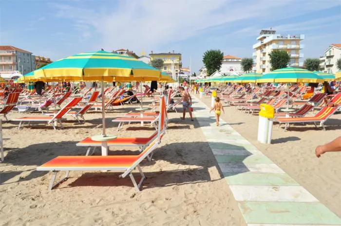 Beach in Hotel Diamante COLAZIONE XL PARCHEGGIO GRATIS A 5 CHILOMETRI DA RIMINI FIERA