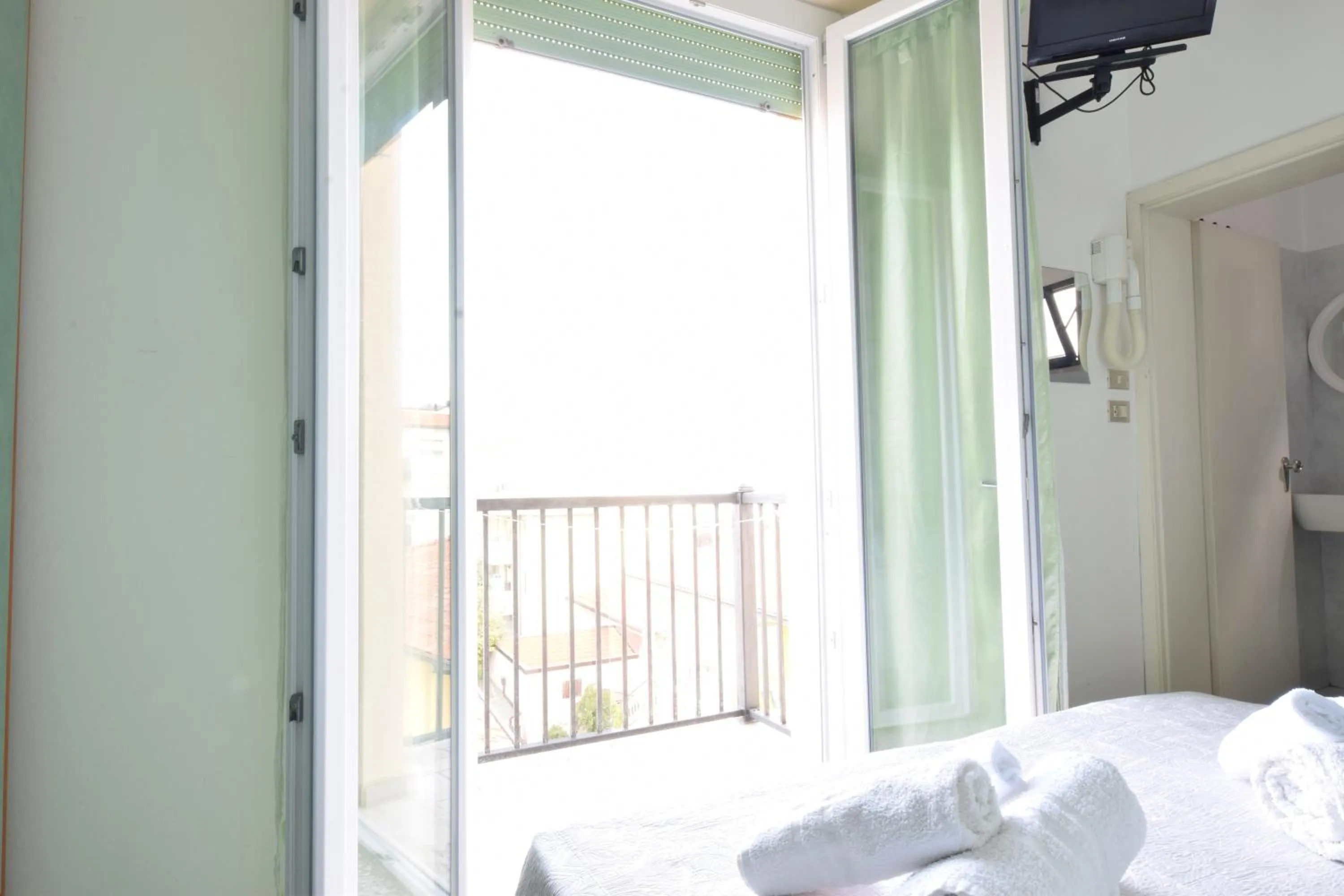 Bed in Hotel Diamante COLAZIONE XL PARCHEGGIO GRATIS A 5 CHILOMETRI DA RIMINI FIERA