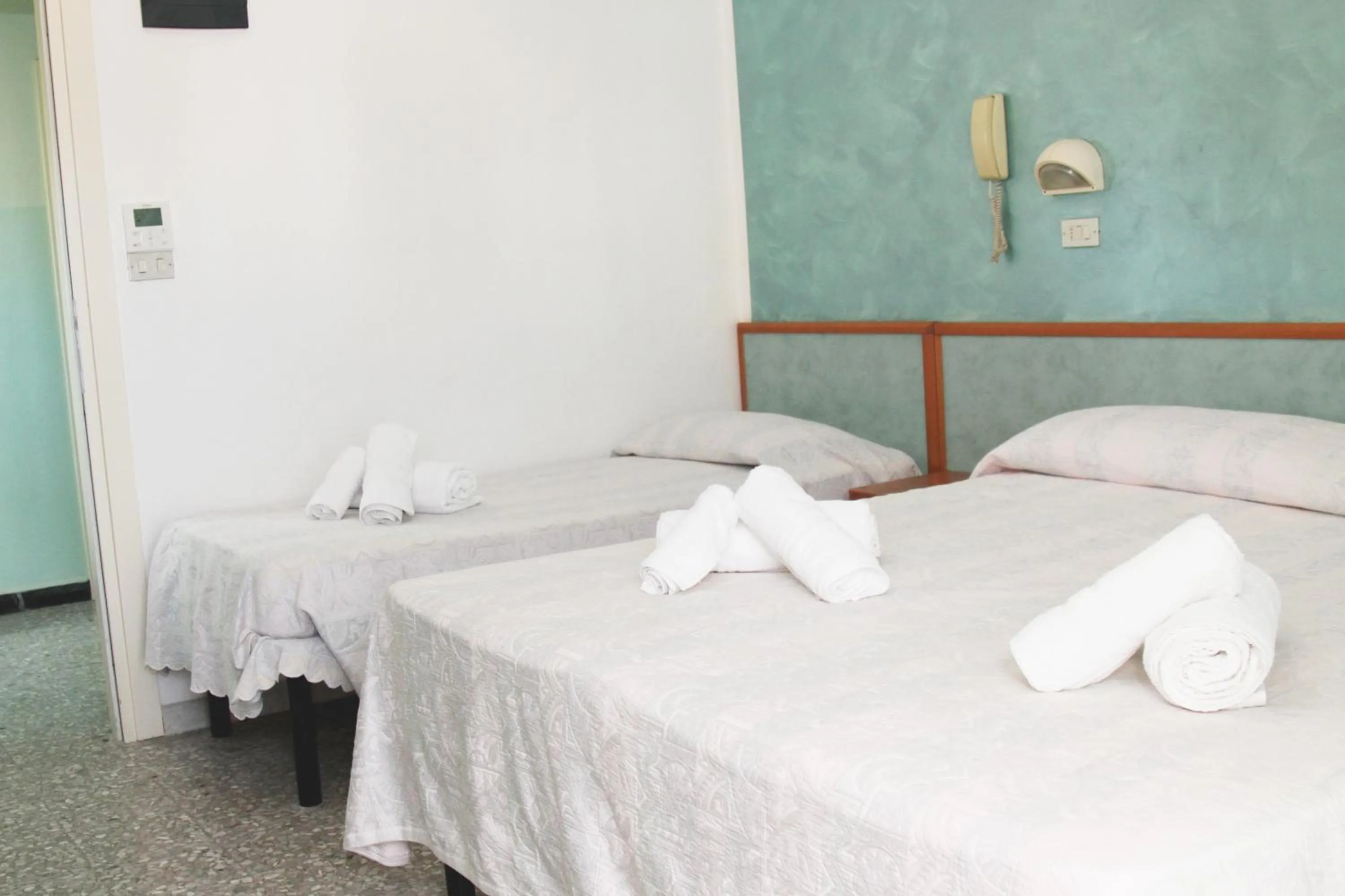 Bed in Hotel Diamante COLAZIONE XL PARCHEGGIO GRATIS A 5 CHILOMETRI DA RIMINI FIERA