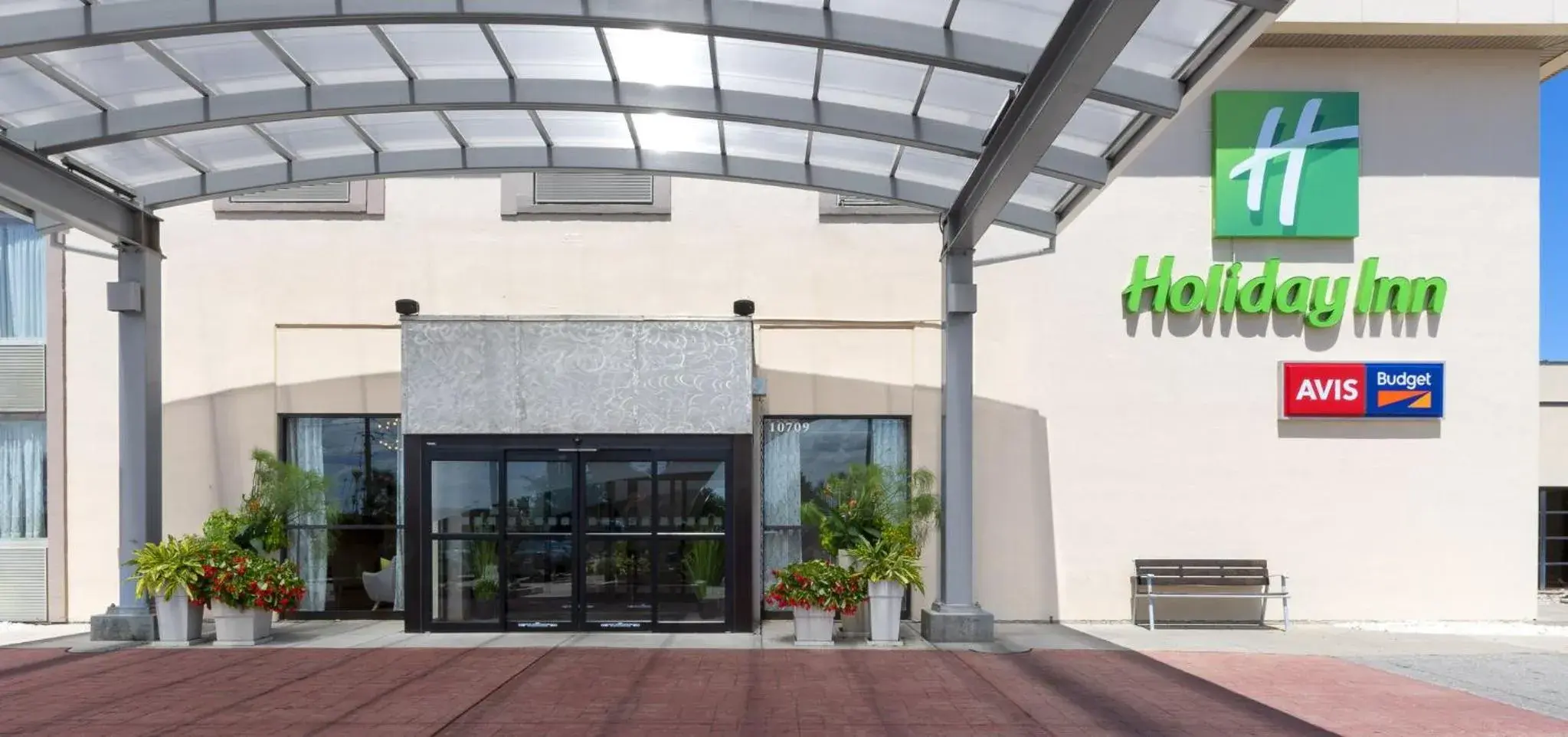 Property building in Holiday Inn St Louis SW - Route 66 by IHG Property building in Holiday Inn St Louis SW - Route 66 by IHG