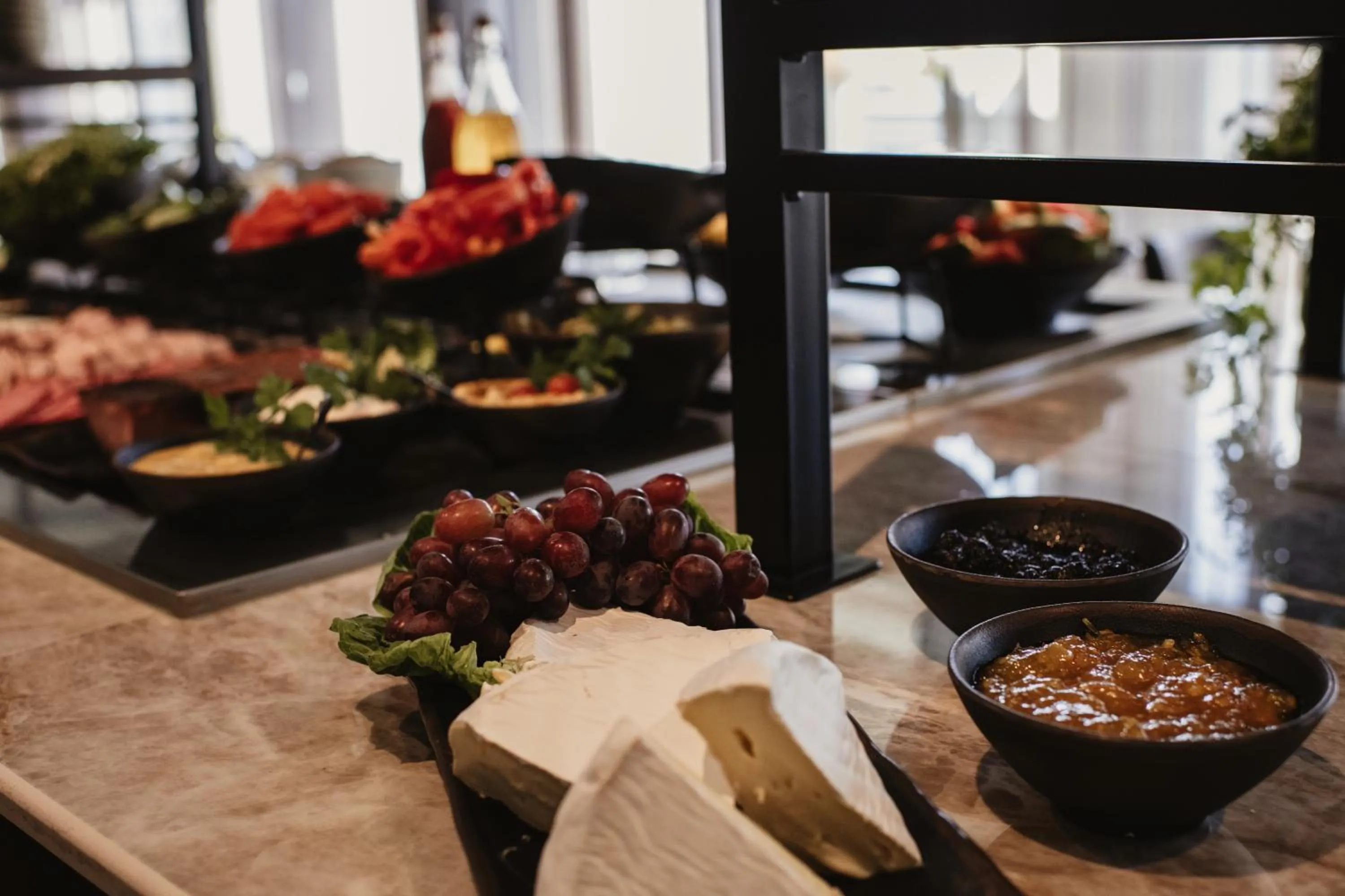 Buffet breakfast in Home Hotel Etage