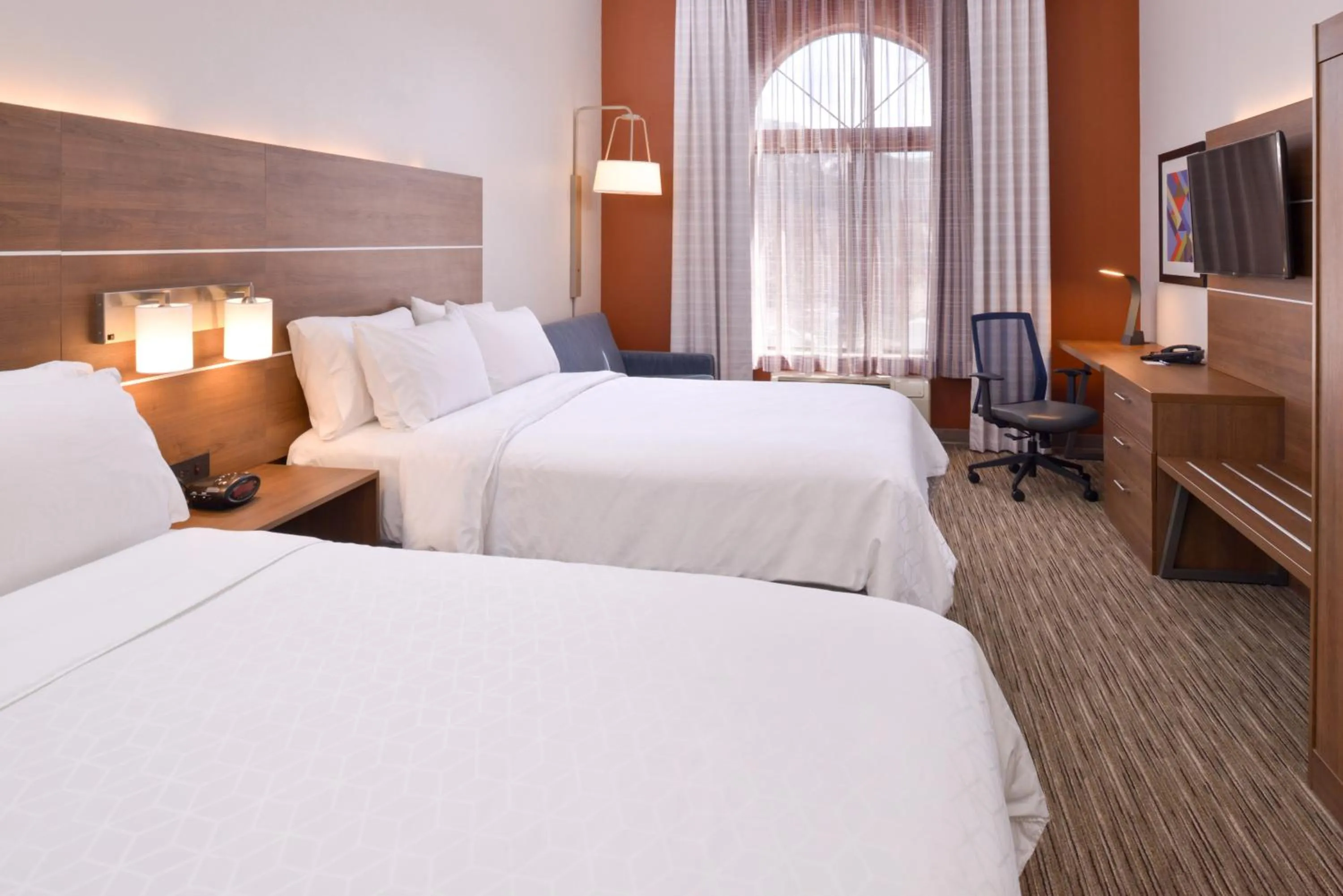 Photo of the whole room, Bed in Holiday Inn Express Glenwood Springs Aspen Area by IHG