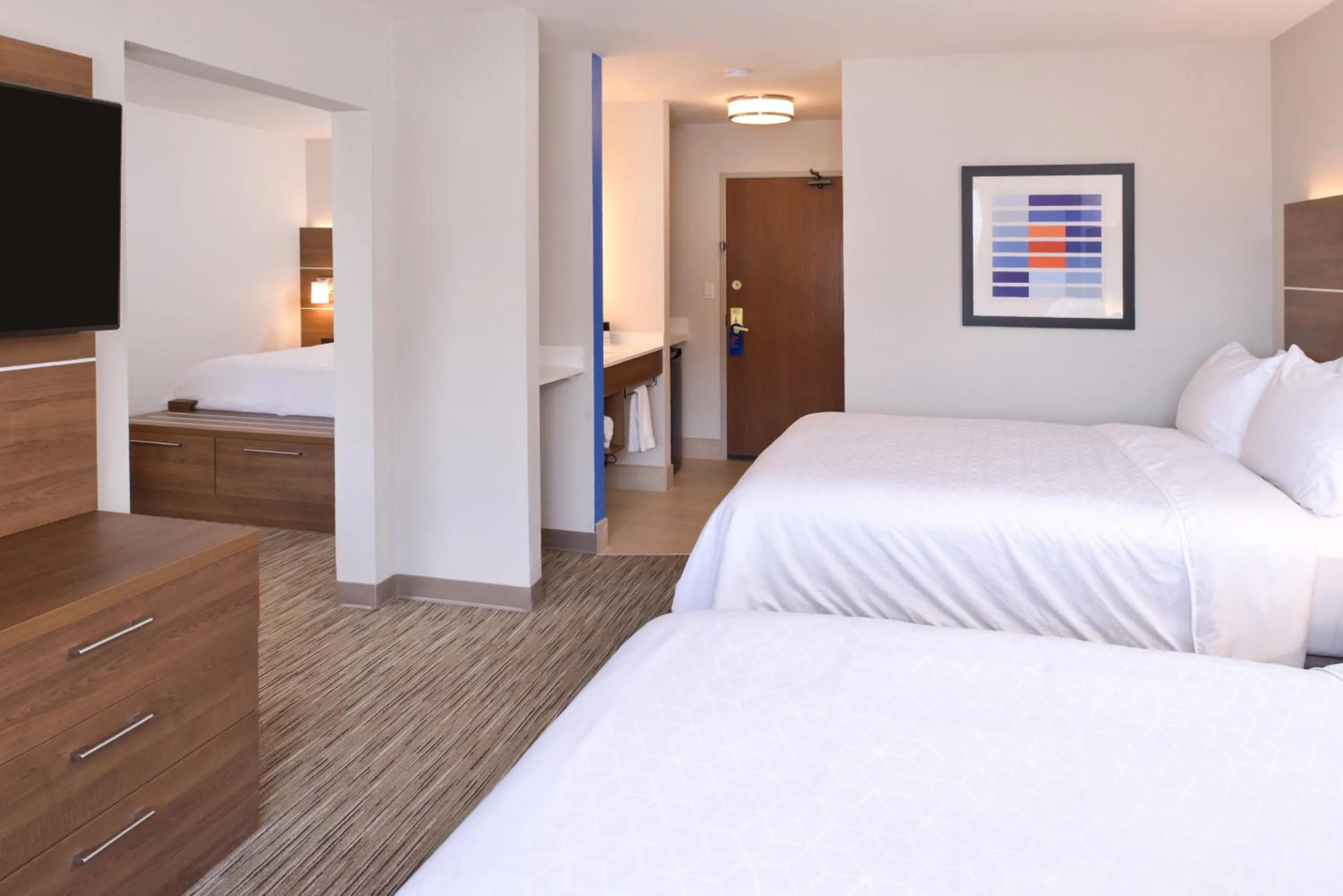 Photo of the whole room, Bed in Holiday Inn Express Glenwood Springs Aspen Area by IHG