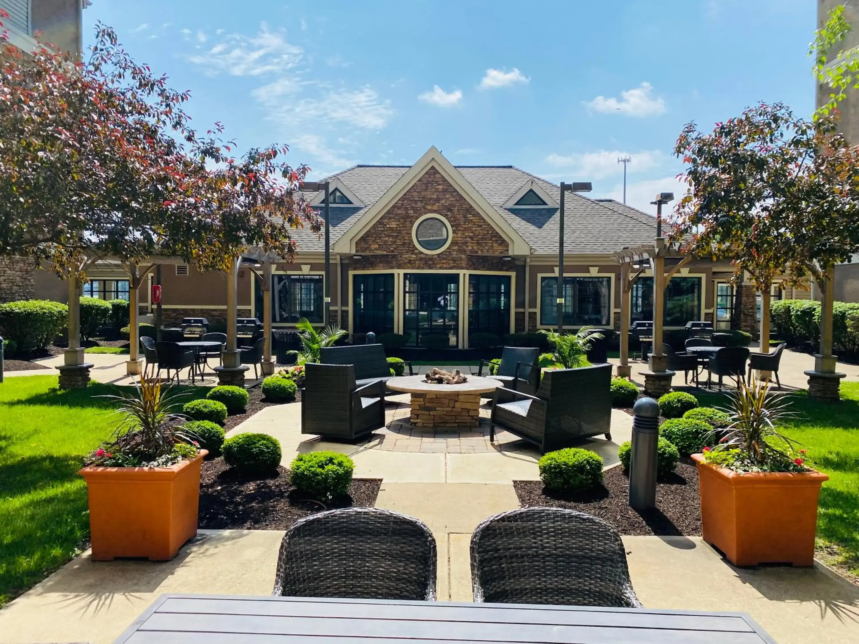 Inner courtyard view in Staybridge Suites Indianapolis-Fishers by IHG Inner courtyard view in Staybridge Suites Indianapolis-Fishers by IHG