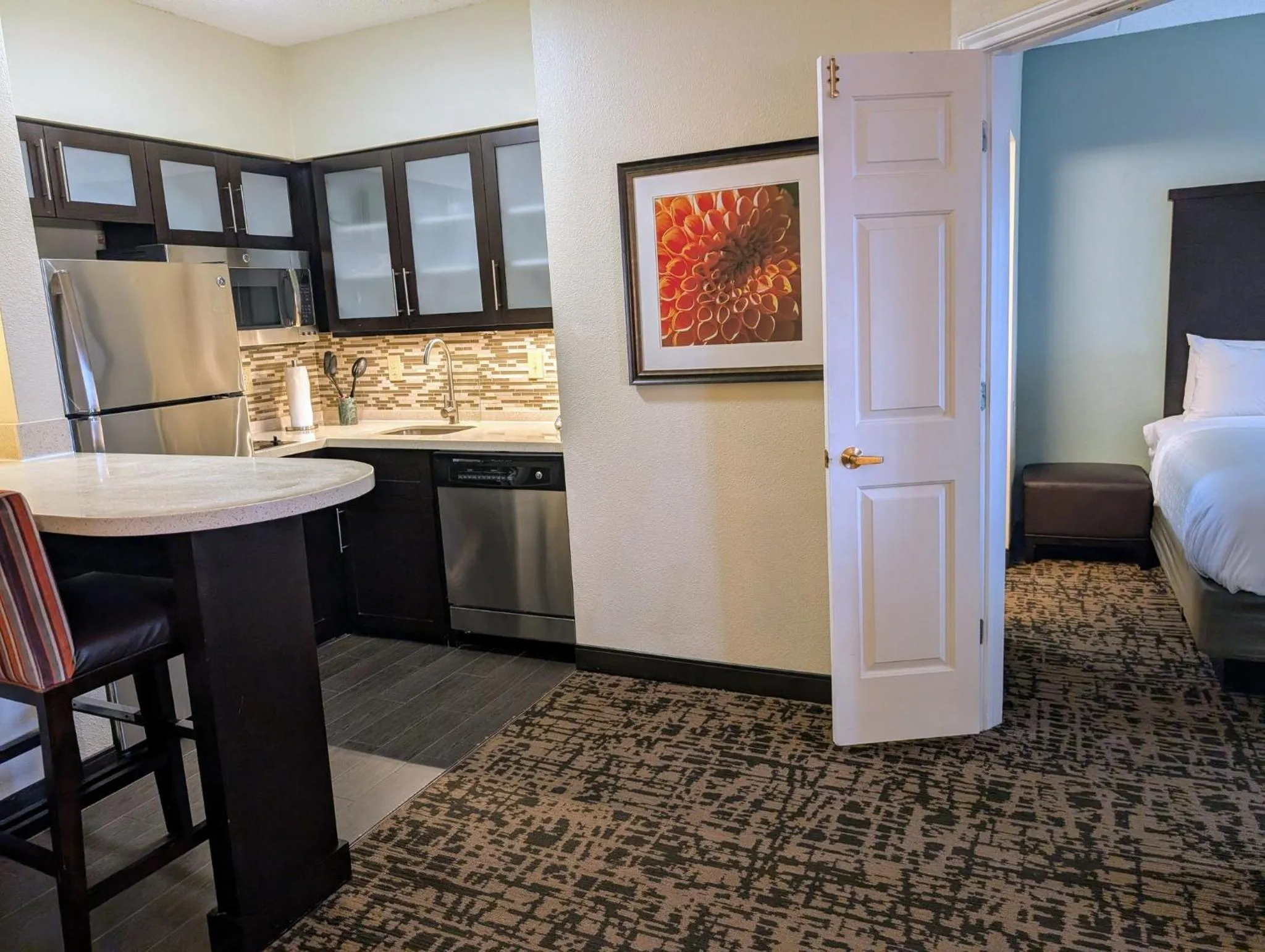 Photo of the whole room in Staybridge Suites Indianapolis-Fishers by IHG