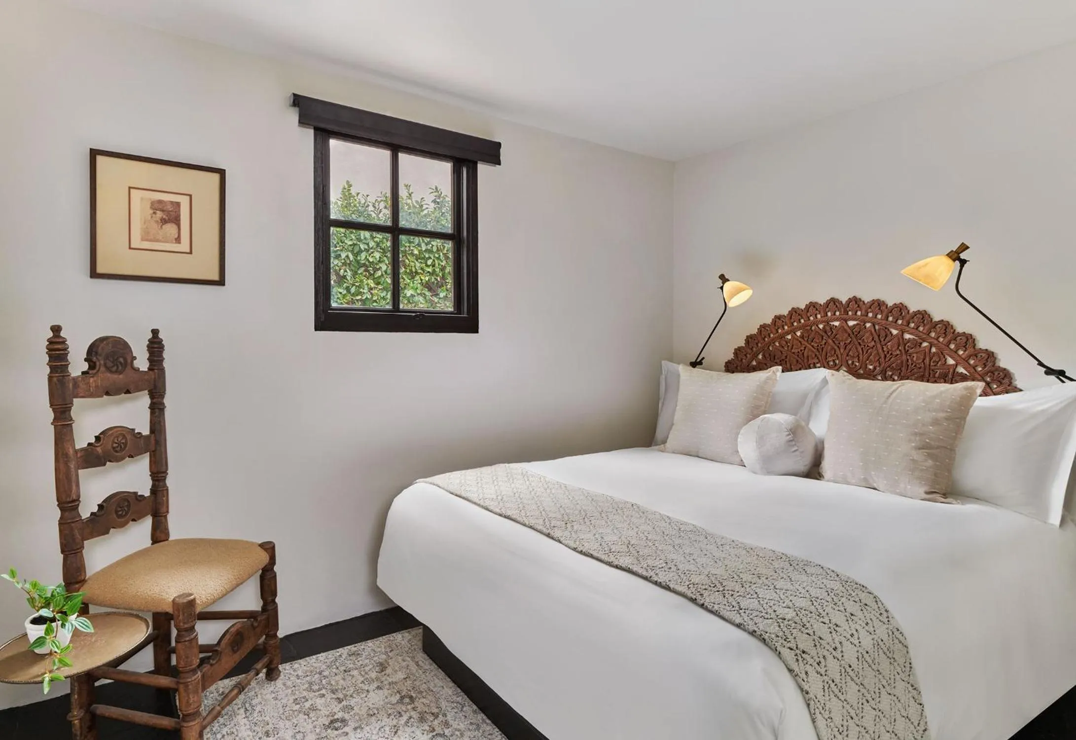 Photo of the whole room, Bed in Lucille Palm Springs