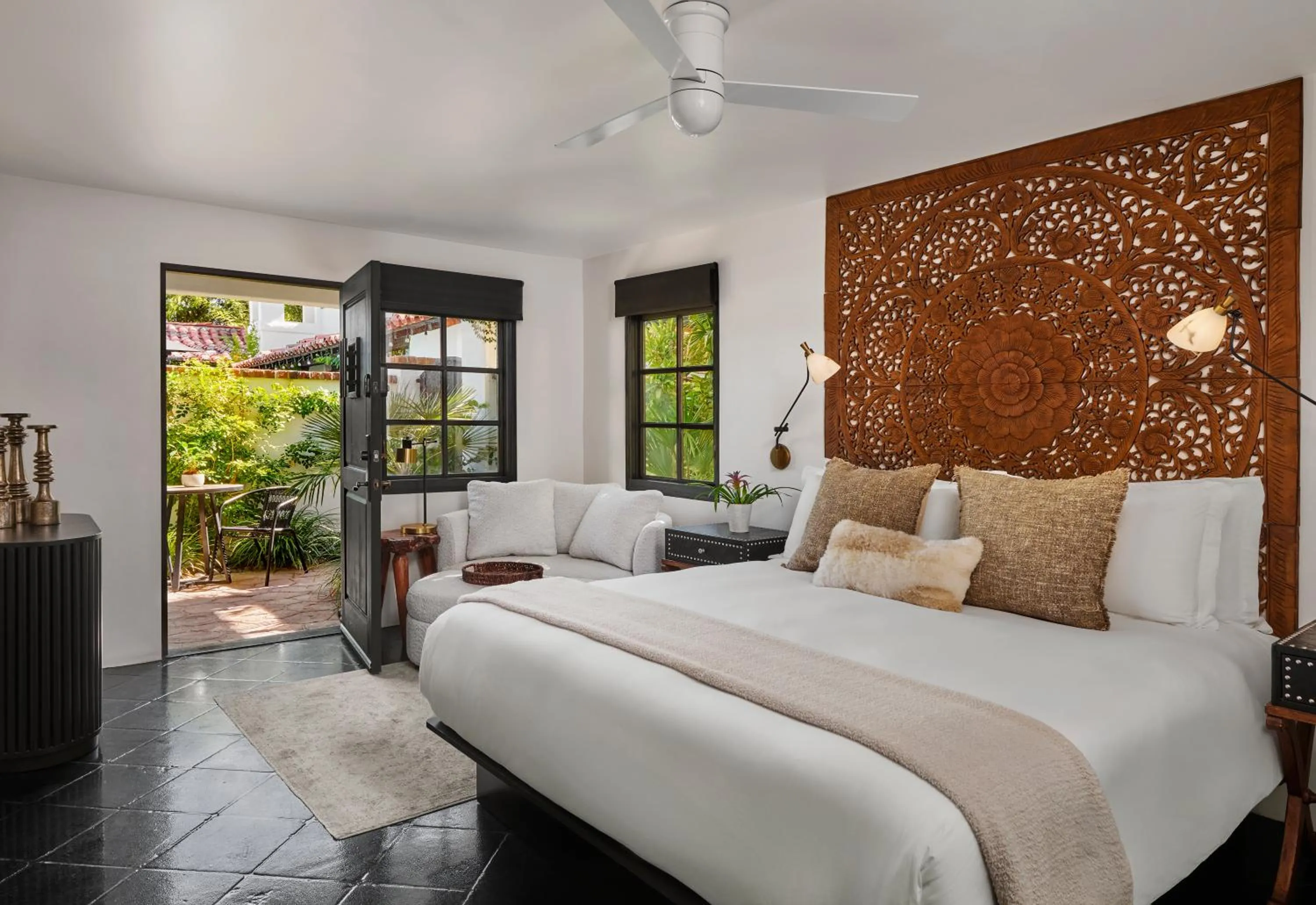 Patio, Bed in Lucille Palm Springs