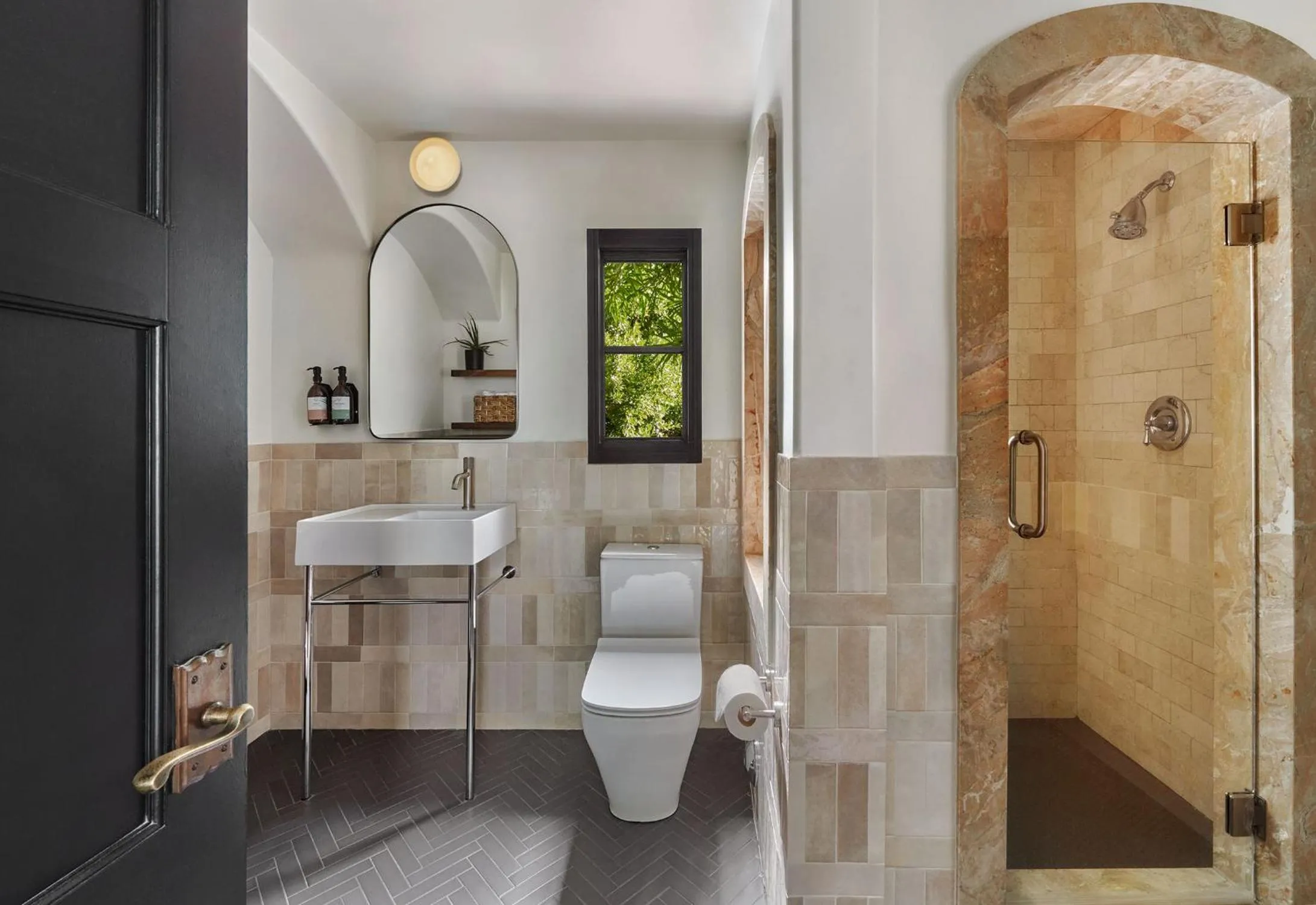 Shower in Lucille Palm Springs