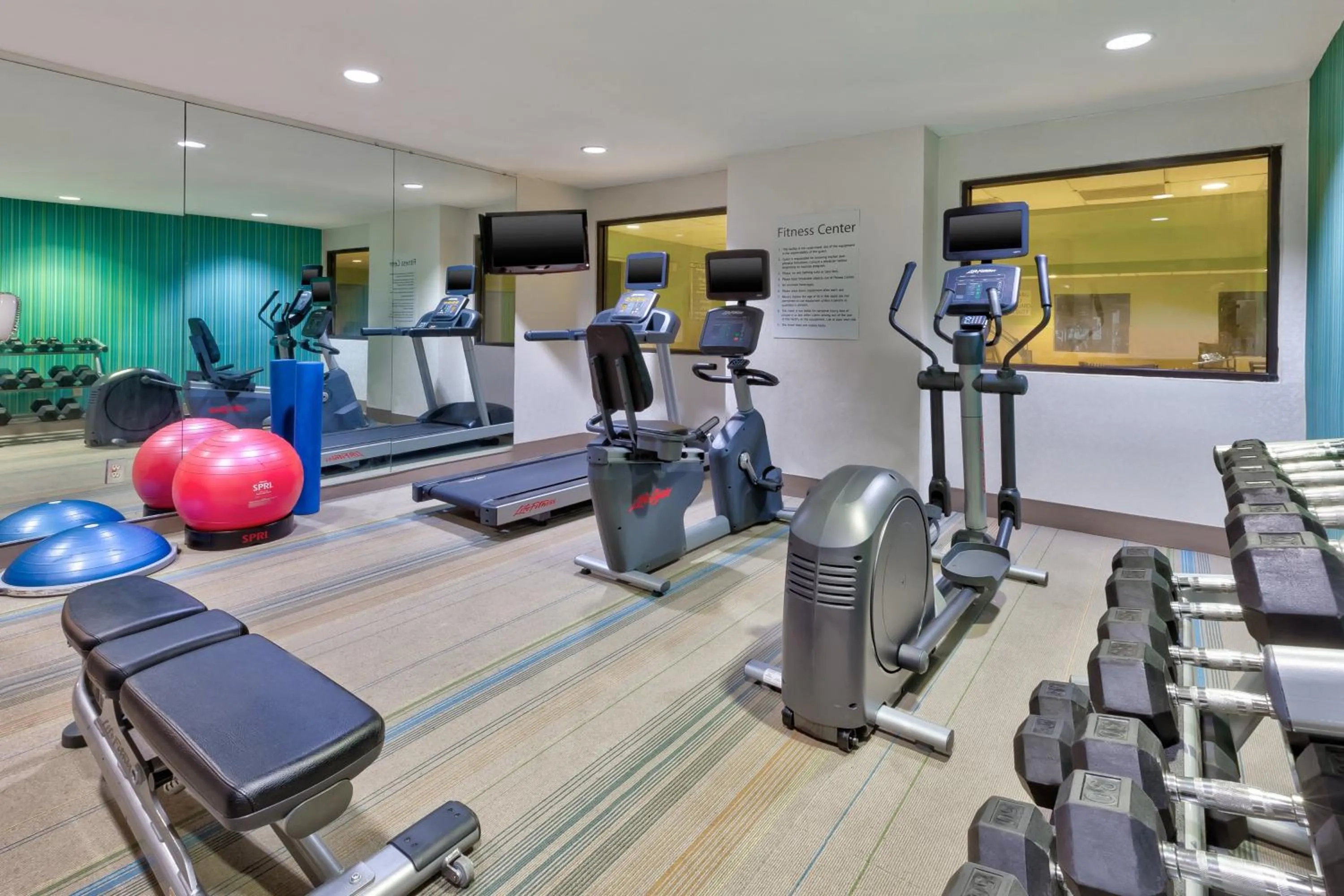 Fitness centre/facilities in Holiday Inn Express & Suites Chesapeake by IHG