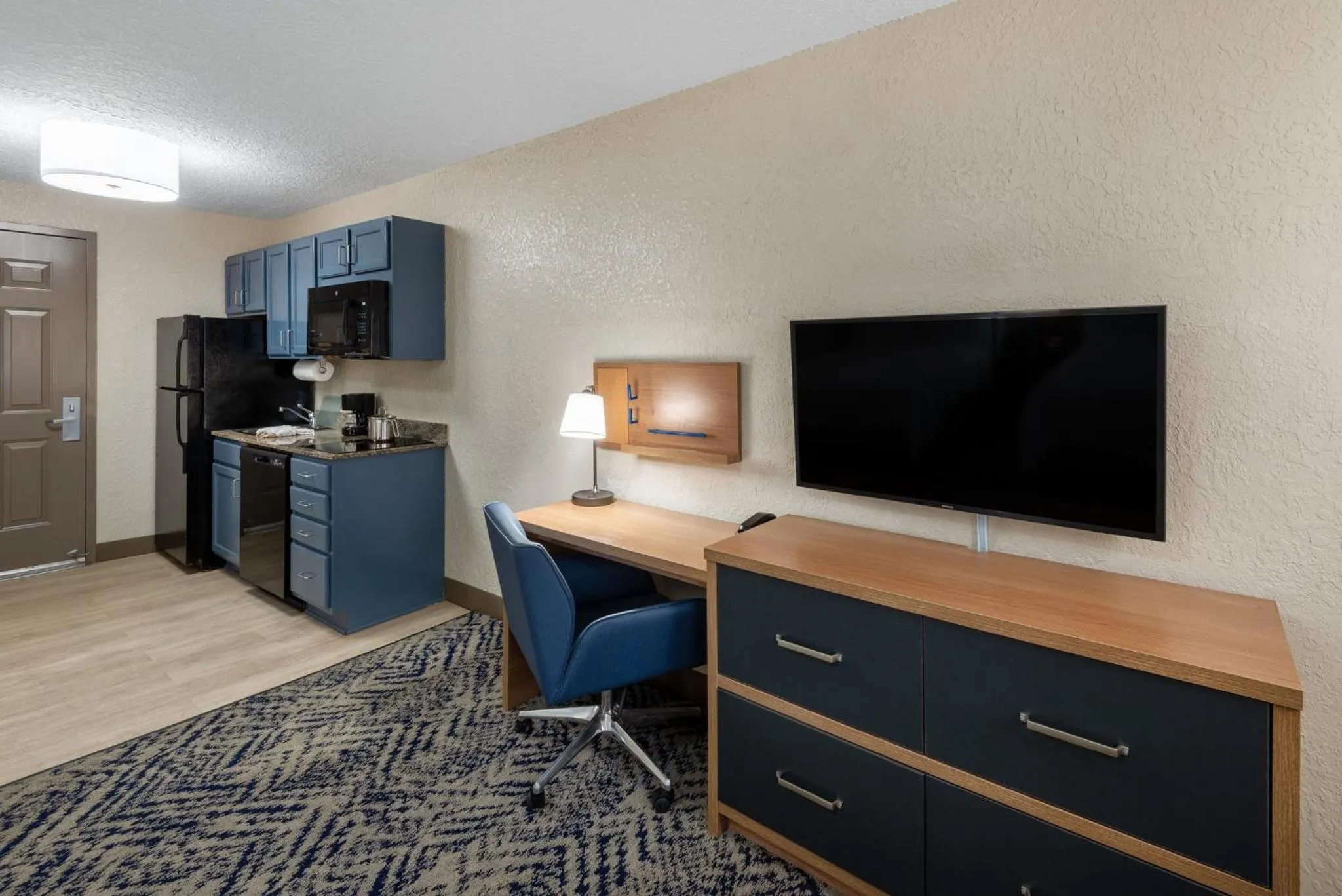 Photo of the whole room in Candlewood Suites Chesapeake-Suffolk by IHG