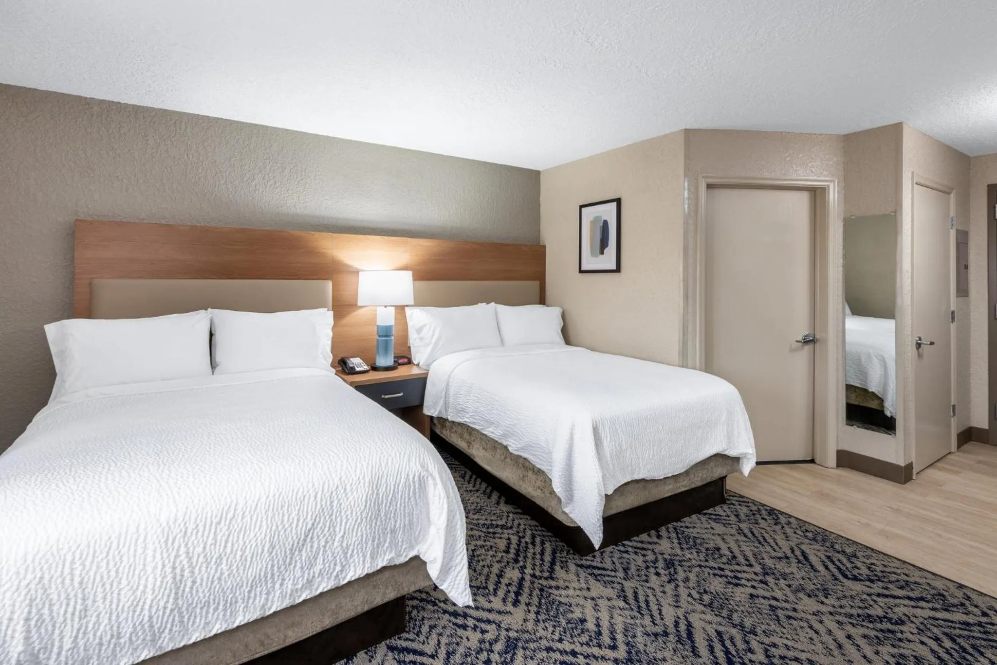 Photo of the whole room, Bed in Candlewood Suites Chesapeake-Suffolk by IHG